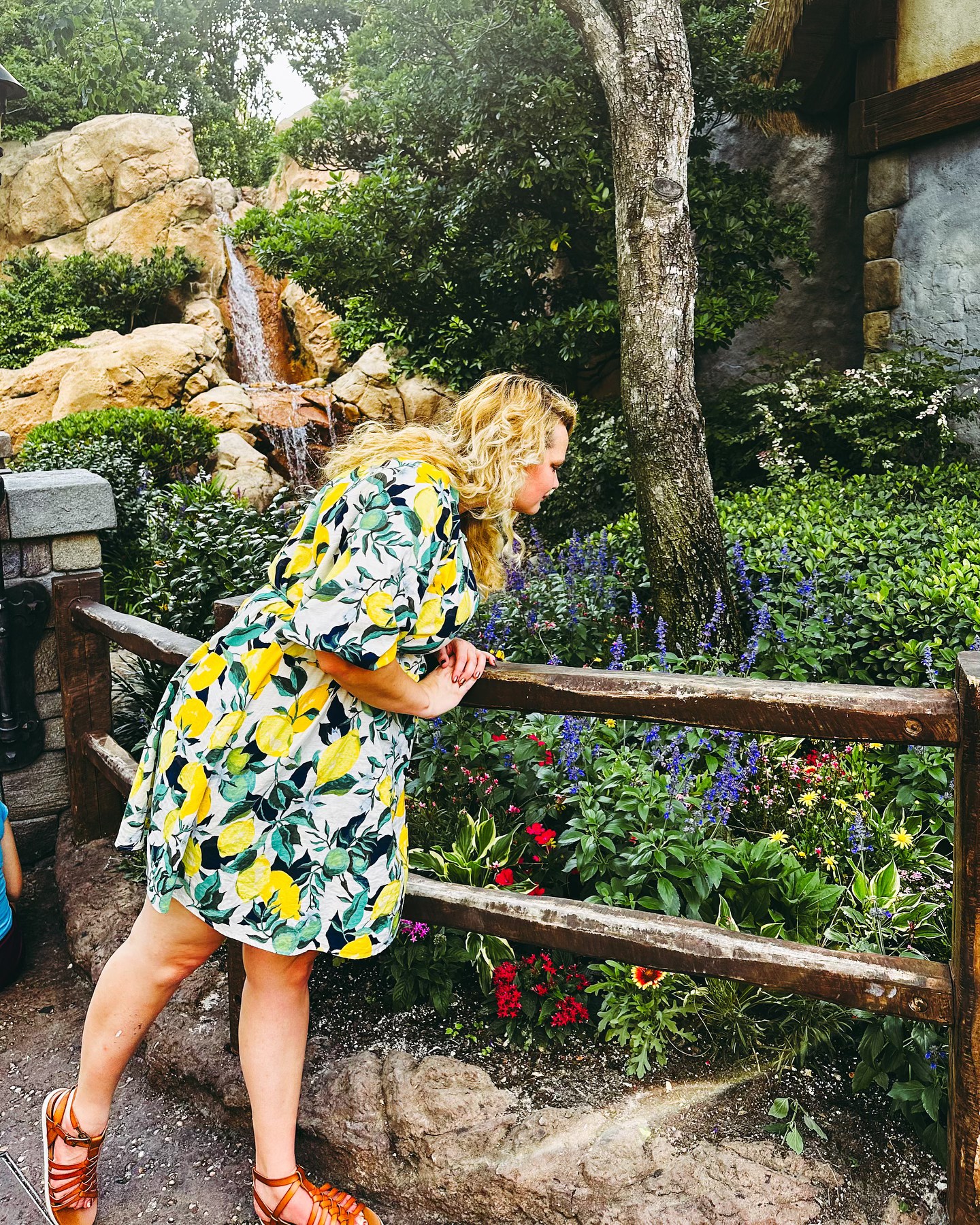 Stopping to smell the flowers and enjoy the peace.
Haha, in all actuality the last few weeks have been crazy busy. Family off on their trip, midterms, FABA conference planning (blacksmithing), homework assignments, and plenty of reports for work đ Still super grateful for all that is going on and the incredible people I have around me â€ïž
#lifelately #fulllife #beautyintheeveryday #foreverfaffing