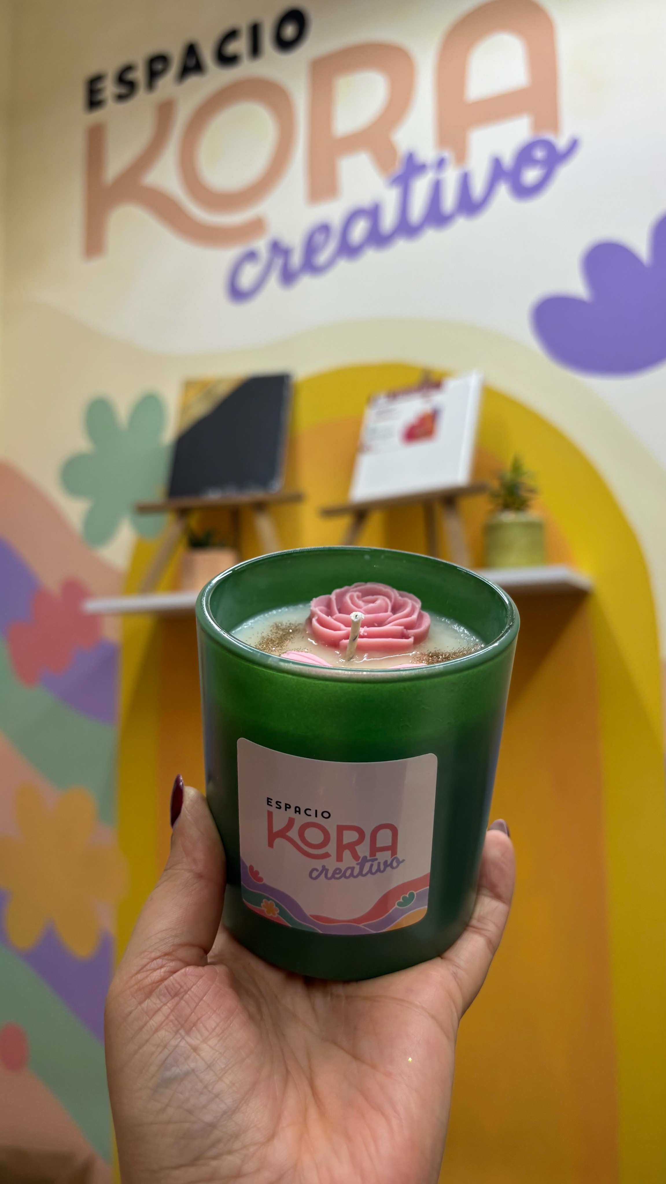 Plan entre semana 💫
Si tienes un ratito hoy… ven a desconectarte 🕯️ 🎨 rodeada de aroma y un espacio en calma para crear
La ventaja en @kora.espaciocreativo es que no necesitas esperar a una fecha o grupo para hacer la actividad que tanto quieres ¡solo venir o reservar en el horario que te acomode!
Martes a sábado
10:00 a 13:00 / 16:00 a 20:00
📍 Martí entre Pedro de Alvarado y Pinzón
Te esperamos 🫶
#espaciocreativo #hacervelas #velasaromaticas #candlebar #quehacerenveracruz