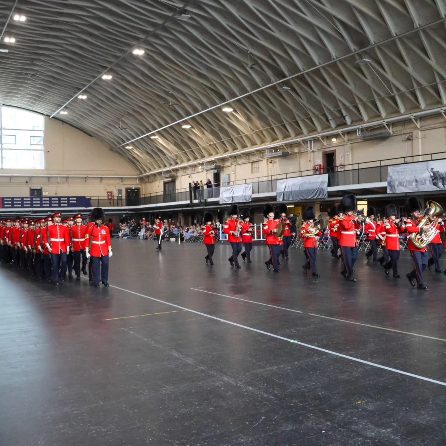 On Sunday 8 June 2025, members of The Royal Regiment of Canada commemorated the Battle of Mount Sorrel at Fort York Armoury.
The Battle of Mount Sorrel took place from 2-13 June 1916 in Ypres, Belgium. Sorrel leaves are placed in the headdress to honour those that were part of this operation.
Would you like to know more?
https://linktr.ee/royalregimentofcanada
📸 Cpl R. Surphlis
Le dimanche 8 juin 2025, les membres du Royal Regiment of Canada ont commémoré la bataille du mont Sorrel au manège militaire de Fort York.
La bataille du mont Sorrel s'est déroulée du 2 au 13 juin 1916 à Ypres, en Belgique. Des feuilles d'oseille ornent la coiffe en hommage à ceux qui ont participé à cette opération.
Vous souhaitez en savoir plus ?
https://linktr.ee/royalregimentofcanada
#CanadianArmy #CanadianForces #CAF #soldier #IchDien #ReadyAyeReady #StrongProudReady #ArméeCanadienne #ForcesCanadiennes #FAC #soldat #IchDien #PrêtsAyésPrêts #FortsFiersPrêts