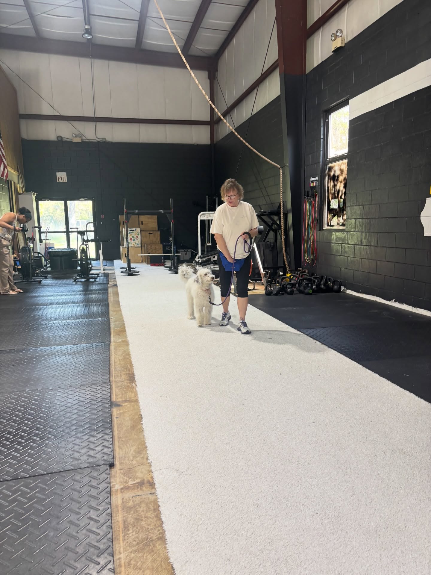 Oh, the fun we had in Level 1 class. ✨
Week two was all about leash manners and the pups did real good. Swipe to see them putting in the work. ➡️
As always, thanks to @thecoop_sav 🫶
#puppytraining #groupclass #dogsofsavannah #savannahgeorgia