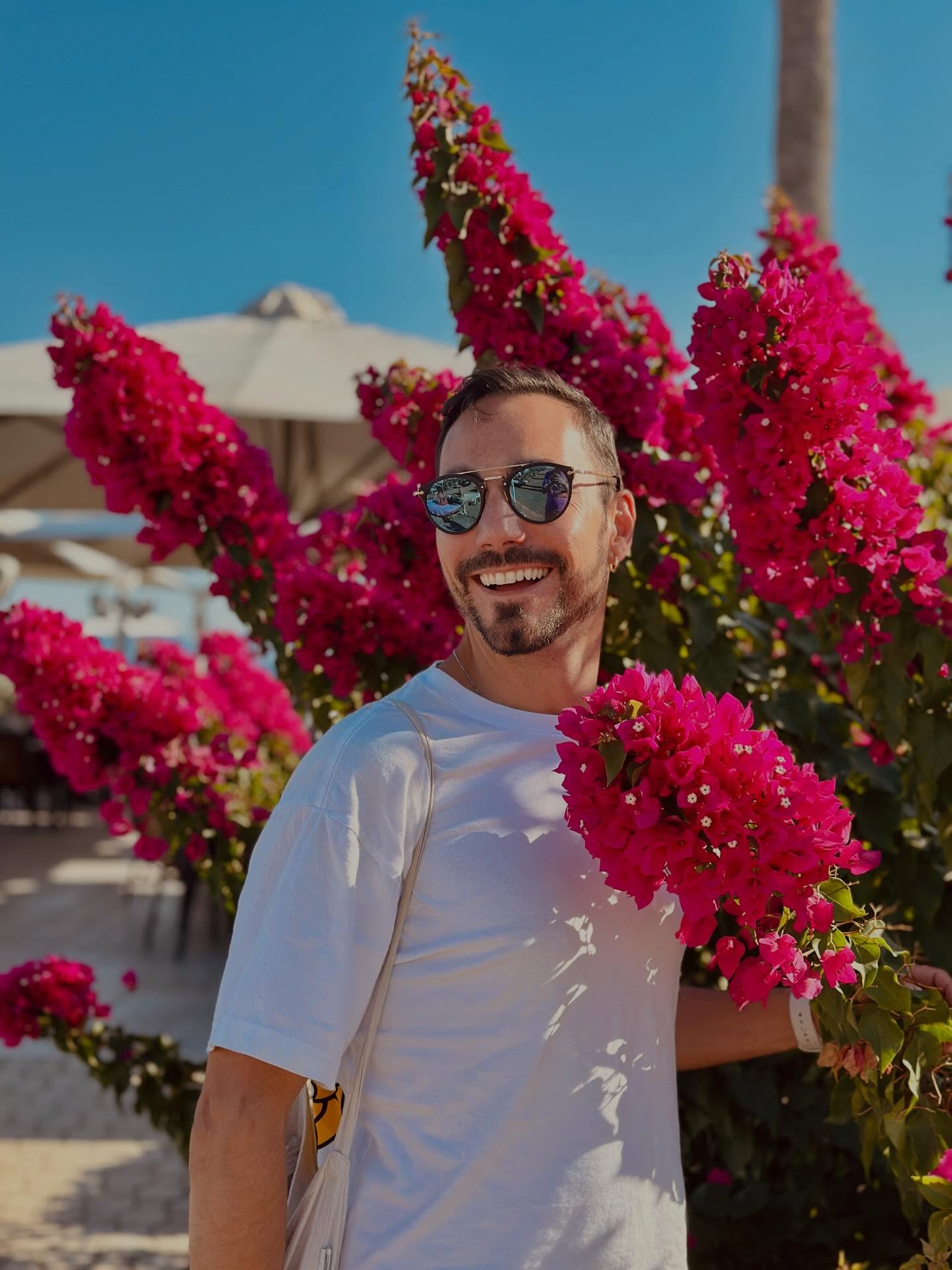Counting down to the most inspiring season.
Summer is just around the corner, and with it the desire to create something truly unique. Between light, colors and endless ideas, every moment becomes the perfect opportunity to turn inspiration into beauty.
Can’t wait to bring new visions to life. ☀️🌿
#floraldesign
#floralinstallation
#contemporaryflorals
#luxuryevents
#eventdesign