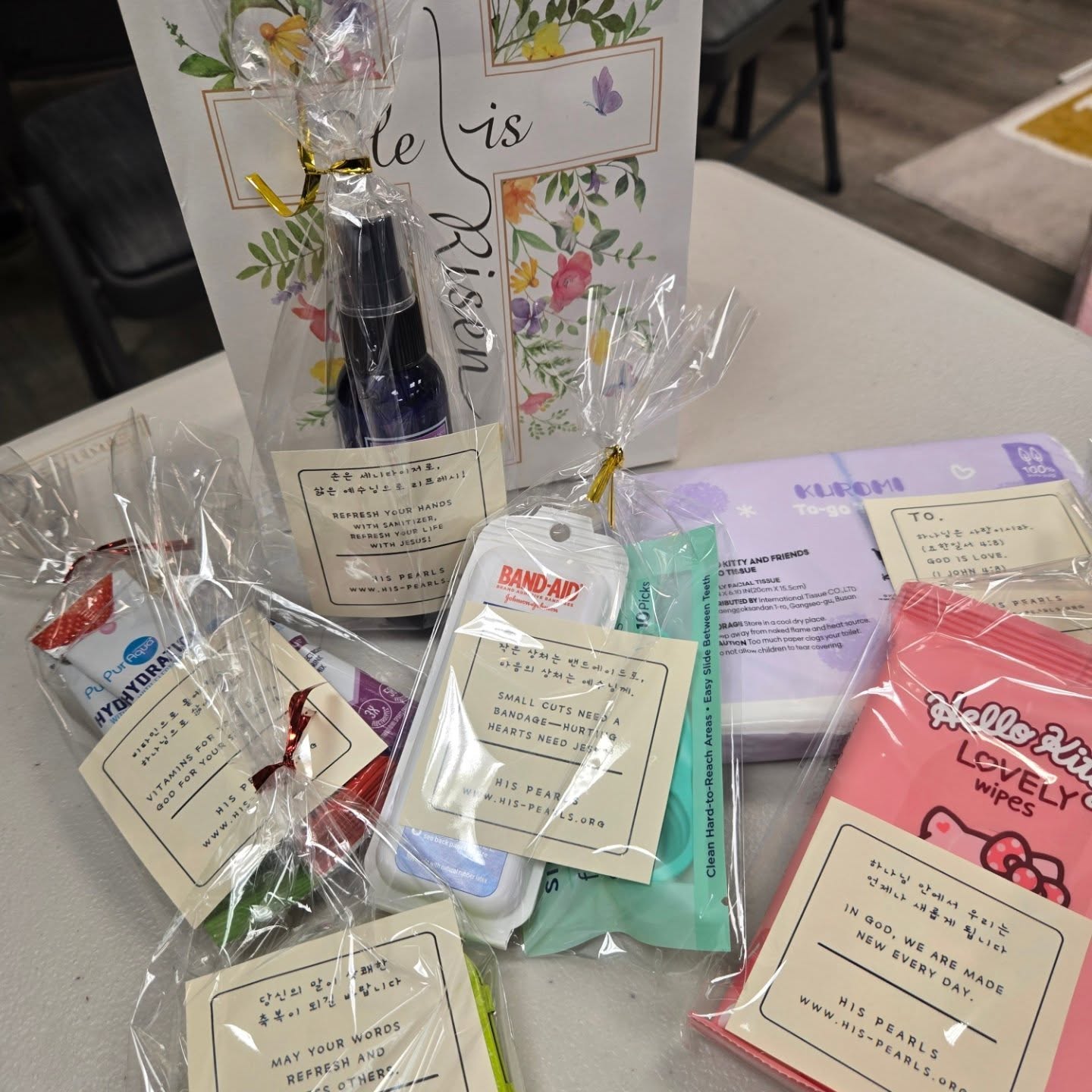 His Pearls US made the Easter Blessing Bags for those we are evangelizing. Please pray that God's Love and the Gospel will be well-conveyed through them. 🙏