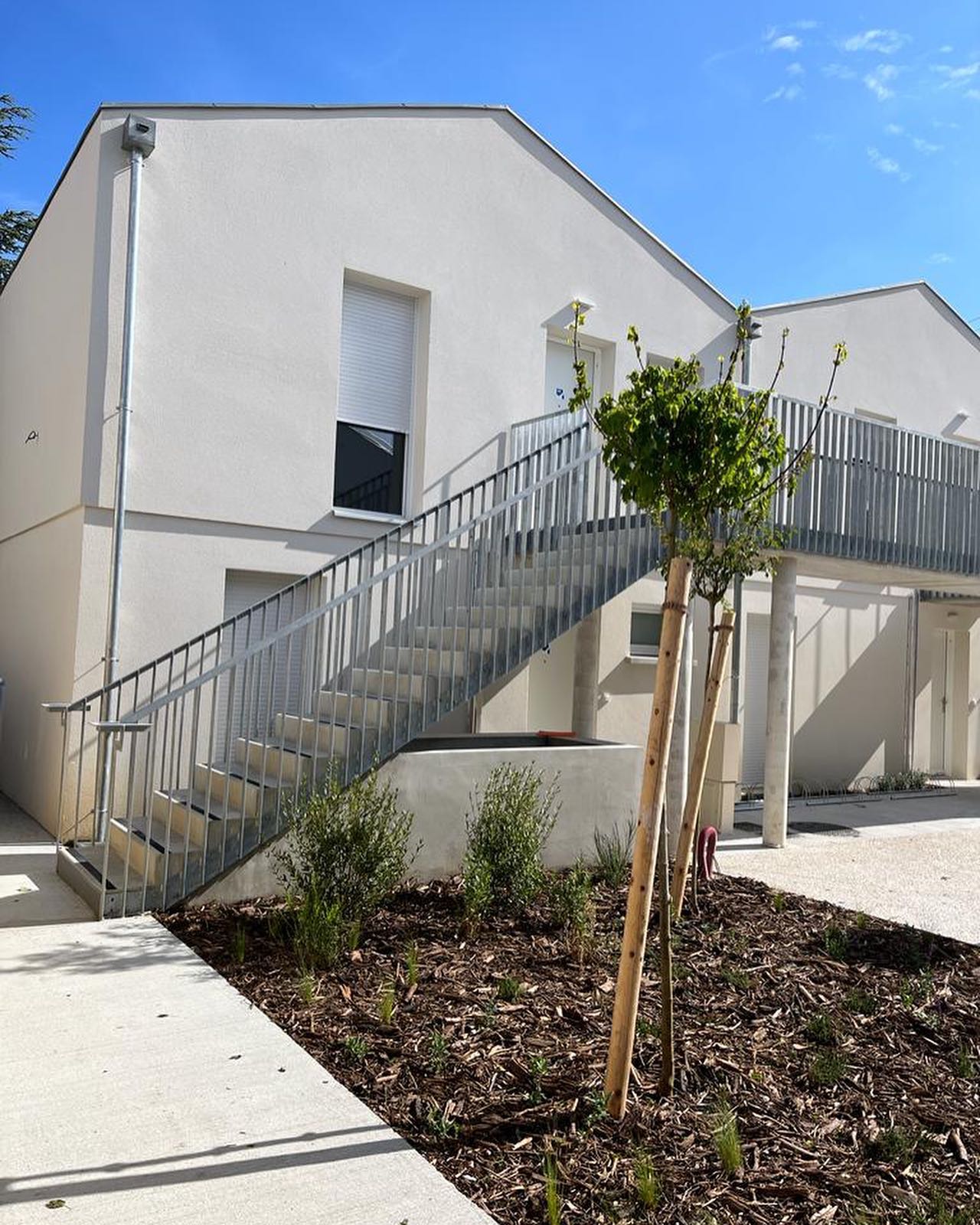 15 logements en locatif social pour Clairsienne. Un travail d’équipe sur 16 mois avec #brochetrosearchitecture