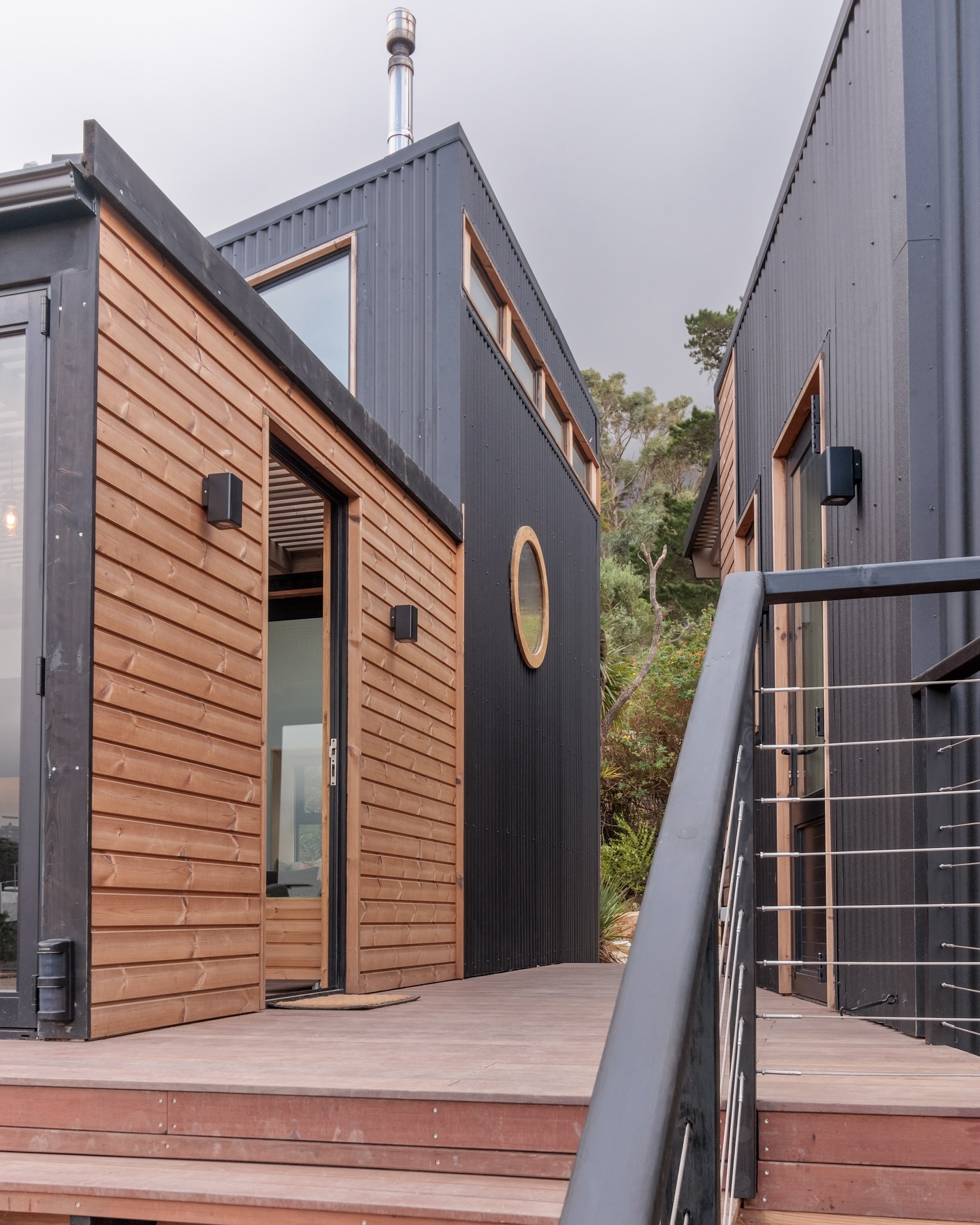 House Tome | Houtbay, South Africa
Perfect blend of rustic charm and modern elegance.
#timberframehouse #outdoorliving #residentialdesign #capetownsouthafrica #timbercladding #metalcladding #moderndesign
