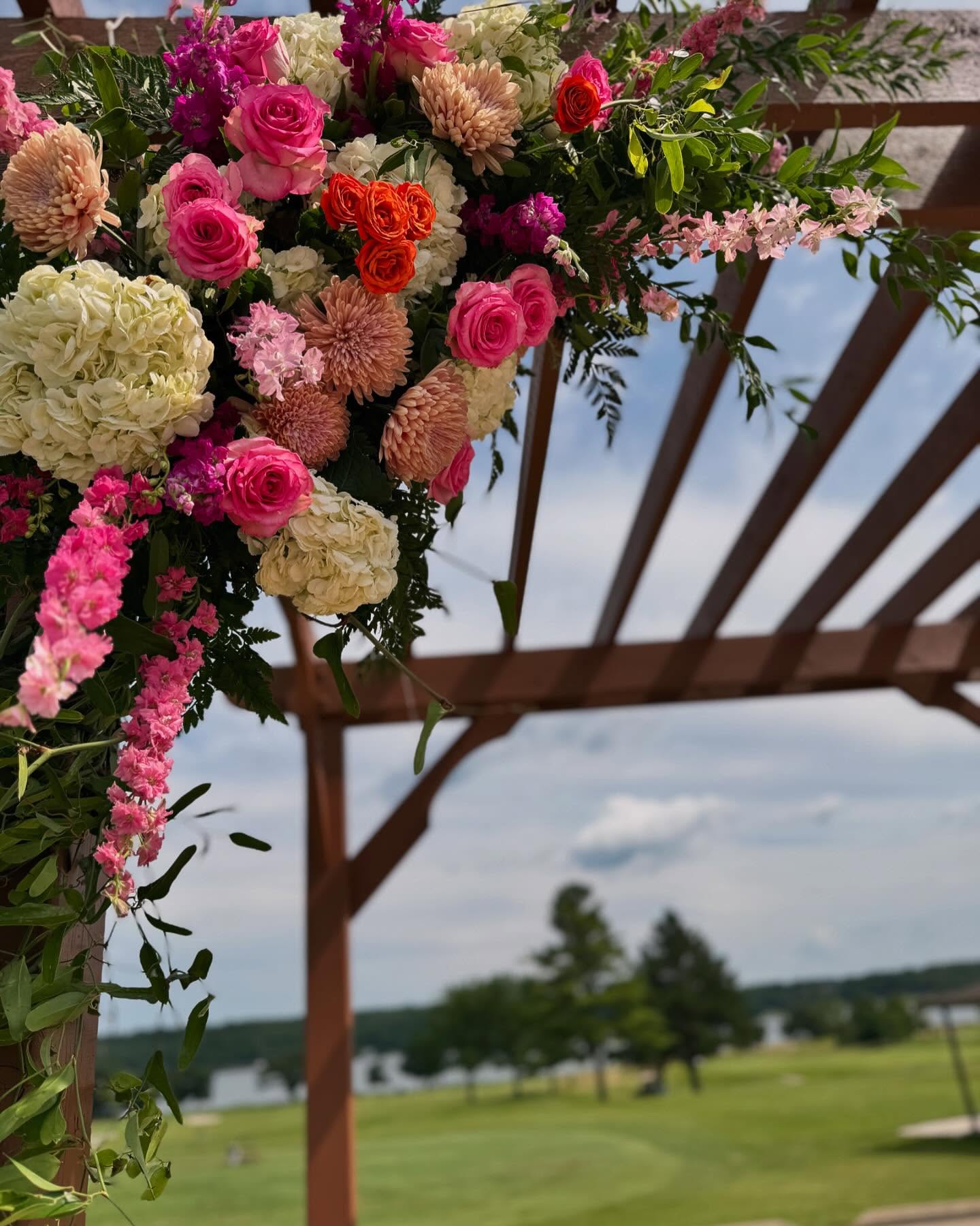 Summer wedding vibes! Congratulations to the newlyweds!! 🥂
Venue | @genevanationalresort
Spaces | Pavilion Lawn, Lake Geneva Room & Grand Ballroom
Events Manager | @jen_stahl13
Florist | @trellisweddings
Bakery | @juliemichellecakes
Linen | @windycitylinen
Chairs & Flatware | @tablescapeschgo
Band | The Mix Musical Services
360 Photo Booth | @dj_felix_entertainment
