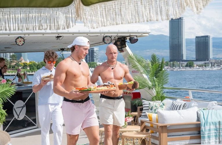 With Canada Shore Season 1 coming to an end, I wanted to share a pretty cool moment from earlier this summer 👀
I had the opportunity to create charcuterie boards for the show, and in Episode 3 they used them for one of their challenges, creating their own boards using the ingredients from mine.
Safe to say they did an amazing job 😌👏
Such a fun experience being a small part of it, and so cool seeing my work on screen. 📺