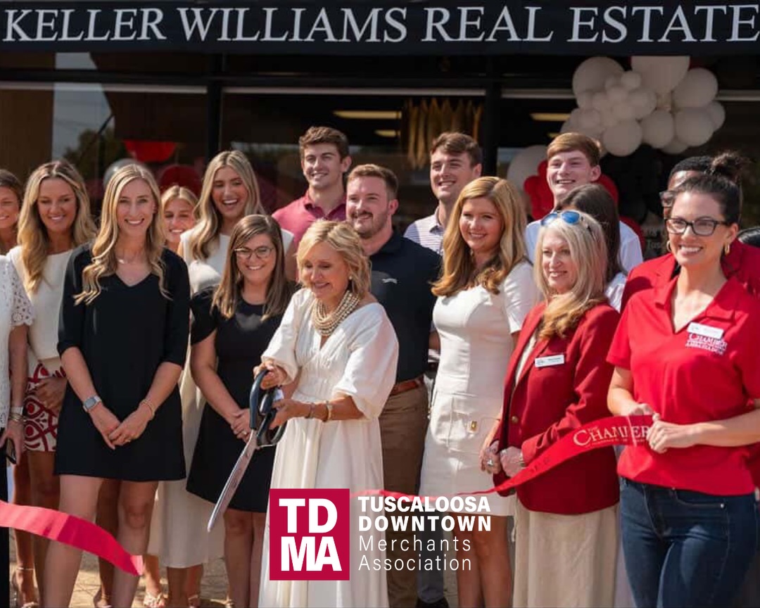 🏡The Alice Maxwell Team🏡
The Alice Maxwell team is recognized for delivering a seamless & personalized experience to all of their customers. Located right on University, they offer commitment, time management, communication and so much more! The Alice Maxwell Team sell where they live and work where they love.
🏷️Looking to buy or sell? Head to The Alice Maxwell Team!
🏘️ @alicemaxwellteam
📍1818 University Blvd