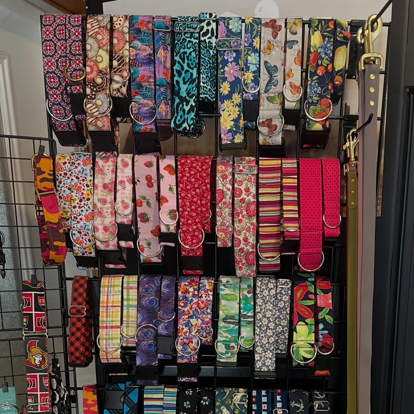 OUR SPRING COLLARS ARE HERE 🌷🌼
All handmade, all stunning patterns. Come visit our shop or send us a text to buy your furry friend a new, stylish spring collar 🌿
(519) 241-1552.
#dogcollars #doggroomer #doggroominglife #cambridgeontario #doggroomers