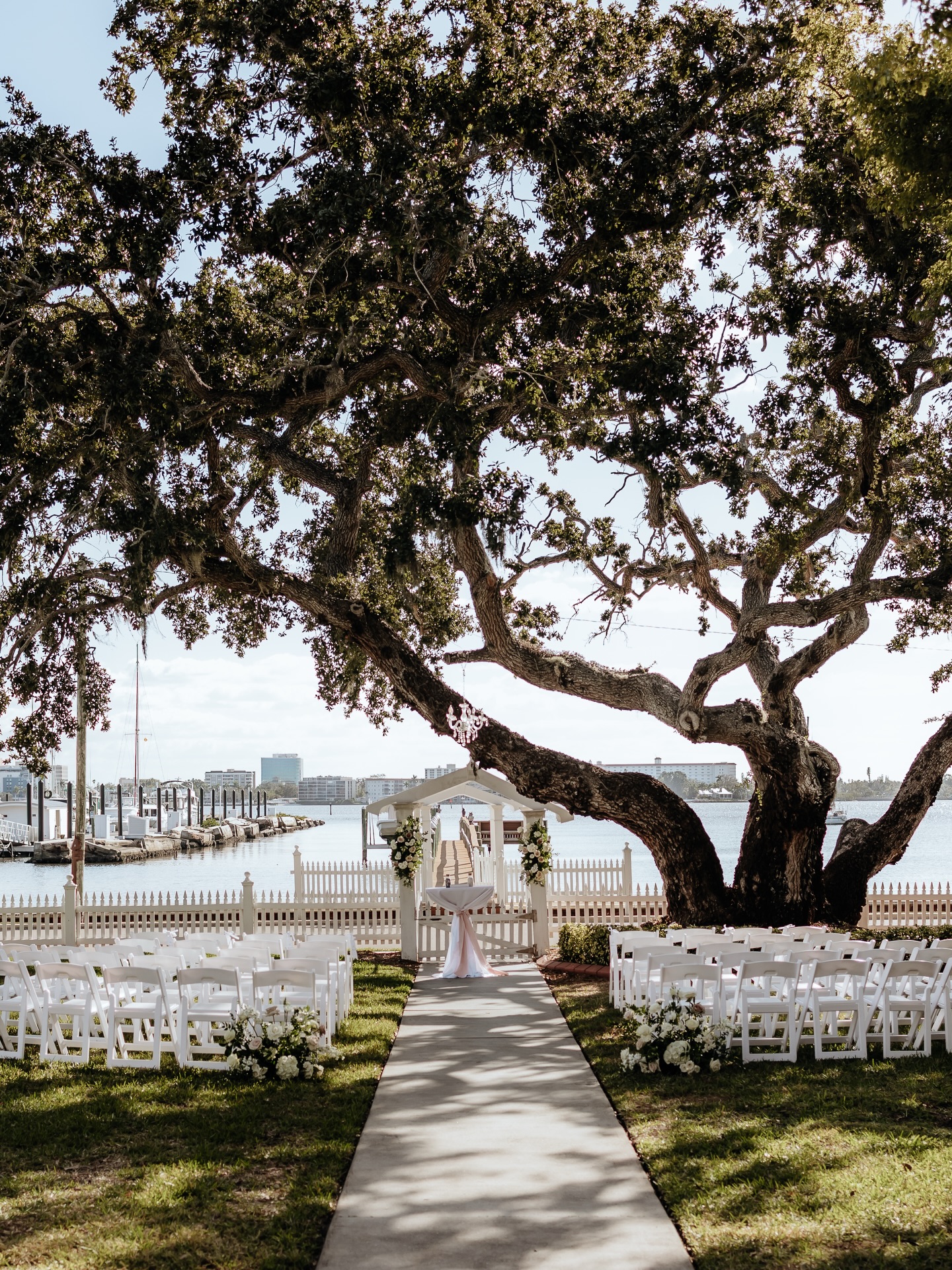 The most magical place in Palmetto ✨
.
.
.
.
Venue: @palmettobnb
Planning / design: @bbweddingsevents
Beauty @bridesbykellyanne_co
Photo @slphotographyy
Catering & Bar Cocktail @curatedcatering_events
Linens / glassware @ustentrental
DJ @joefarrenmusic
Florals: @marynellchadsey_floraldesign
Dress @
Suits: @menswearhouse
.
.
.
#bbweddings #weddings #bradenton #palmettoriversidebedandbreakfast