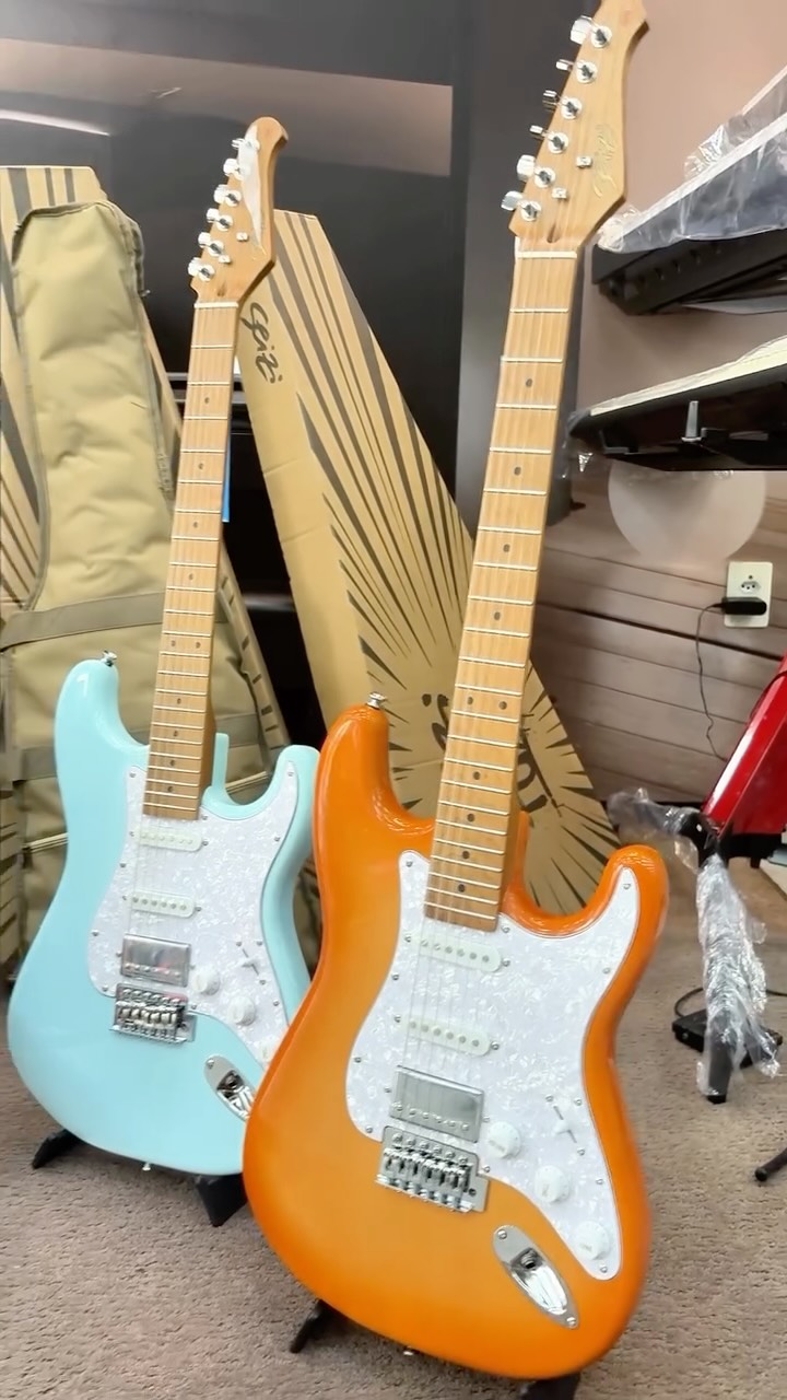 🚨 LANÇAMENTO NA ÁREA! 🔥
Chegou a nova Seizi Fun Vintage Budokan na Carioca — e tá absurda!
Visual clássico com pegada vintage, conforto na tocabilidade e um timbre cheio de personalidade 🎸
Perfeita pra quem curte aquele som mais quente e encorpado!
E claro: já acompanha bag oficial Seizi 🎒
Mais proteção e praticidade no seu dia a dia!
⚠️ Acabou de chegar… então já sabe, né? Corre garantir a sua!
📲 Chama no direct