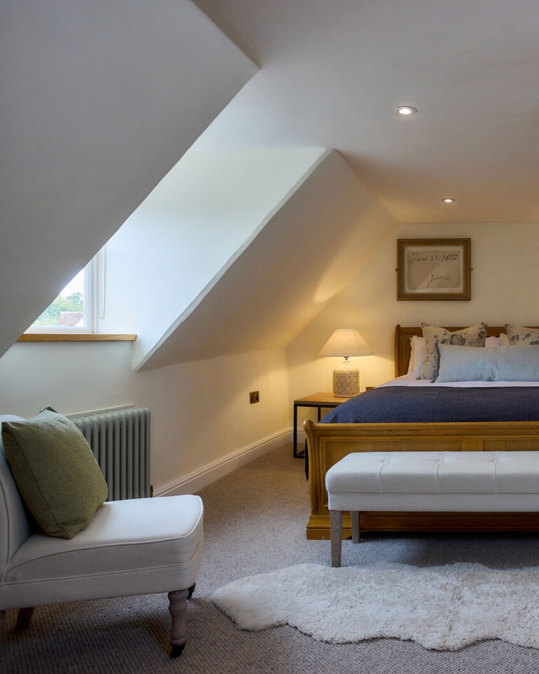 This spring, take a little extra time to settle in. Stay two nights or more and enjoy 25% off our Bed and Breakfast rate. Choose your dates from 1st April - 30th June 2026 and select “spring stay for longer.”
To take a look at our bedrooms and check availability, tap the link in our bio
#springinthecountry #springstay #springinsuffolk #springoffer #theredlioneastbergholt #constablecountry