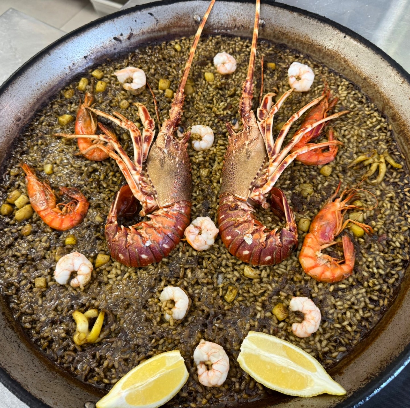Arroz de langosta 🦞
Un plato para degustar sin prisa.
#coralbeach #foodie #restaurant #clubnautico #benissa