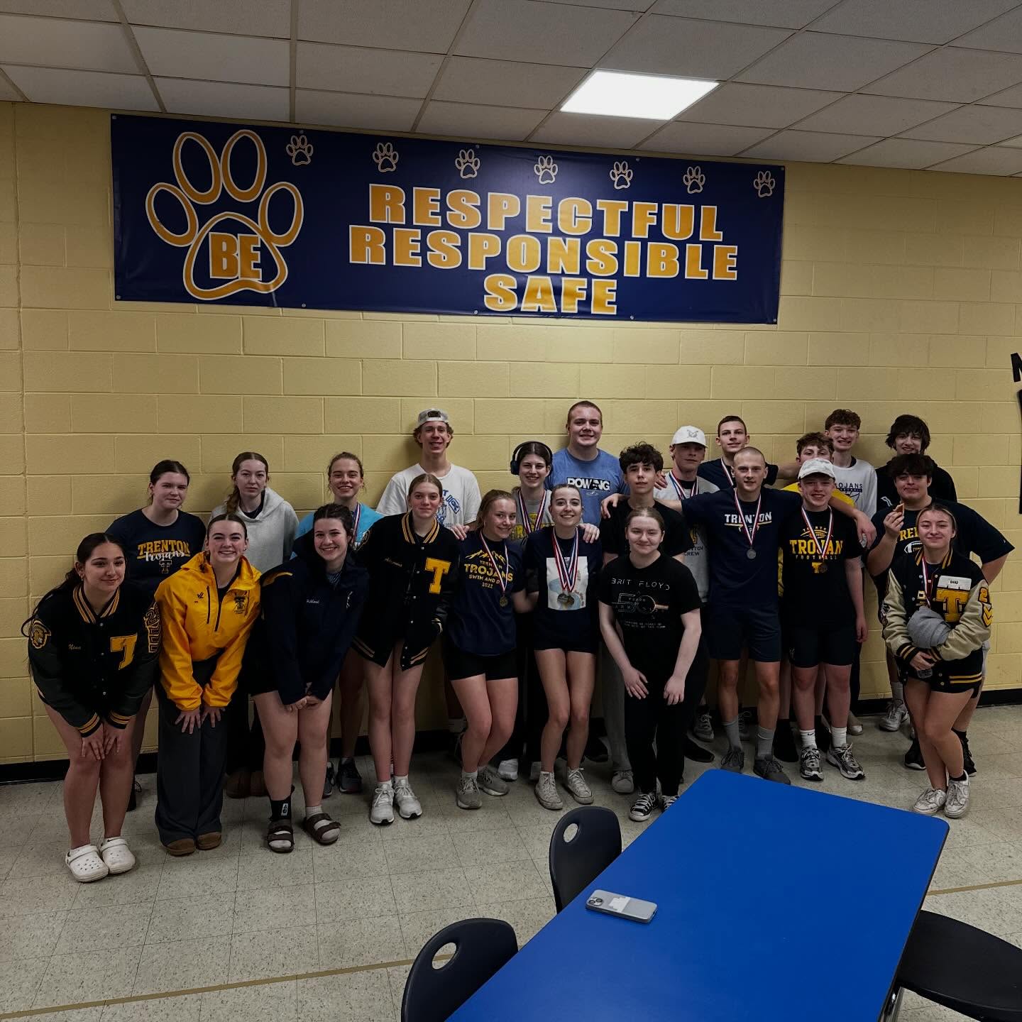 The team had a successful day at the WBC sprints! 💙💛🚣♂️
3rd place Women’s Novice Ltwt- Lexi Lopez
3rd place Men’s Novice Ltwt- Adam Skolnik
2nd place Women’s U17 Ltwt- Leland Tait
1st place Women’s U17- Kelsey Smith
2nd place Women’s U19 Ltwt- Annika Hermanson
2nd & 3rd Place Men’s U19 Ltwt- Tytus Kelly & Bryan Durbin
1st place Women’s U19- Trinity Kelly
1st place Men’s U19- Justin Blevins
2nd place Men’s Dash- Justin Blevins
1st place Women’s Relay- Trinity Kelly, Kelsey Smith, Annika Hermanson, & Leland Tait
2nd place Men’s Relay- Justin Blevins, Bryan Durbin, Tytus Kelly, & Anthony Werling
#trentoncrew #rowing