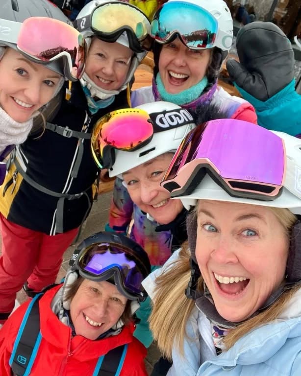 #tbt to our first week of the season - if we could describe our Off Piste Intro week in three words they would be Transformative, Liberating and IMMENSE FUN.
Our guide Luca was an absolute gem and our ladies, well, they were just WOW. Thank you for making our first week an unforgettable one!
Keep your eyes open for our newsletter, out this week and in the meantime, check out our stories for everything WoW!
#skiing #offpiste #powwow #powderday #womenonly #womenempowerment #womenstours