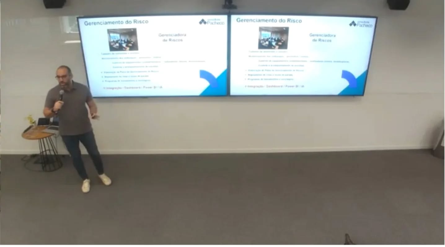 No dia de ontem tive o privilégio de palestrar no workshop realizado pela Novartis com seus parceiros de transportes e gerenciamento de riscos. Foi uma excelente oportunidade para troca de experiências e para trazermos um pouco da visão preventiva do consultor em relação ao risco. Agradeço ao parceiro @adilson_ttg Adilson Almeida pelo convite e prestígio e também a todo o time da @monytoroficial