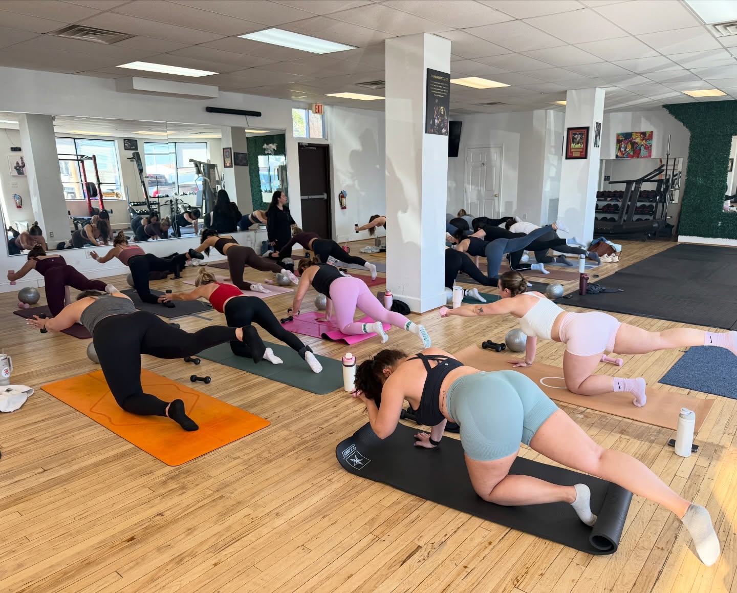 Saturday morning Pilates with @rachelgkeith Huge thanks to everyone who came out!
