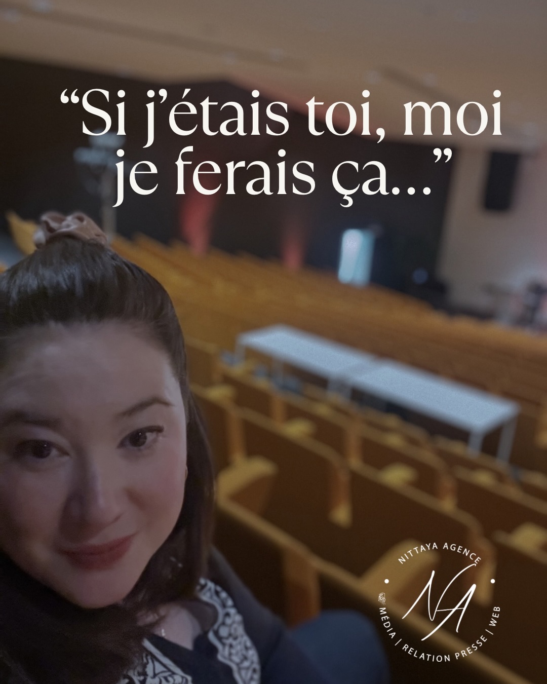 “Si j’étais toi…”
Phrase banale.
Conséquences rarement anodines.
Parce qu’un conseil n’est jamais neutre.
Il reflète toujours un niveau de compétence,
une posture…
et parfois un besoin de se positionner.
Dans vos univers : édition, création, accompagnement, production, les avis sont nombreux.
Mais tous ne se valent pas.
👉 Certains construisent
👉 D’autres projettent
👉 Beaucoup commentent.
Et plus vous devenez visible,
plus ces “recommandations” se multiplient.
C’est normal.
Ce qui l’est moins, c’est de leur accorder à toutes la même valeur.
Créer, décider, incarner une ligne éditoriale
n’est pas un exercice collectif.
C’est une responsabilité.
Alors oui, écoutez.
Mais surtout :
👉 apprenez à filtrer
Parce qu’entre un avis
et une vision,
il y a souvent un monde.
***
Les conseilleurs ne sont pas les payeurs.
Et encore moins les stratèges.
***
À celles et ceux qui construisent réellement :
vous vous reconnaîtrez.💫
Nittaya, un point c’est tout.