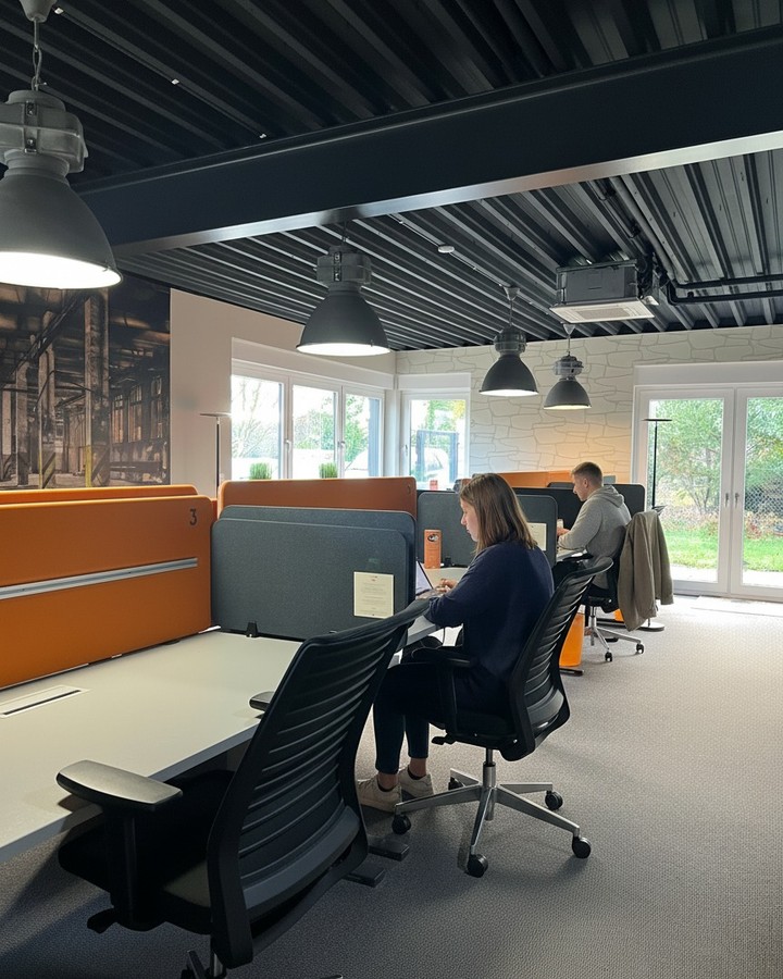 10.
Ein guter Arbeitsplatz ist mehr als nur ein Tisch und ein Stuhl.
Er schafft Struktur, Motivation und Konzentration.
Du kannst dich auf das konzentrieren, was wirklich zählt.
Ideen entwickeln sich schneller und Projekte wachsen.
Manchmal beginnt Veränderung mit einem neuen Ort. 🚀🔑
👉 https://bio.vision-uelsen.de
#coworkingspace #arbeitenneu #visionuelsen