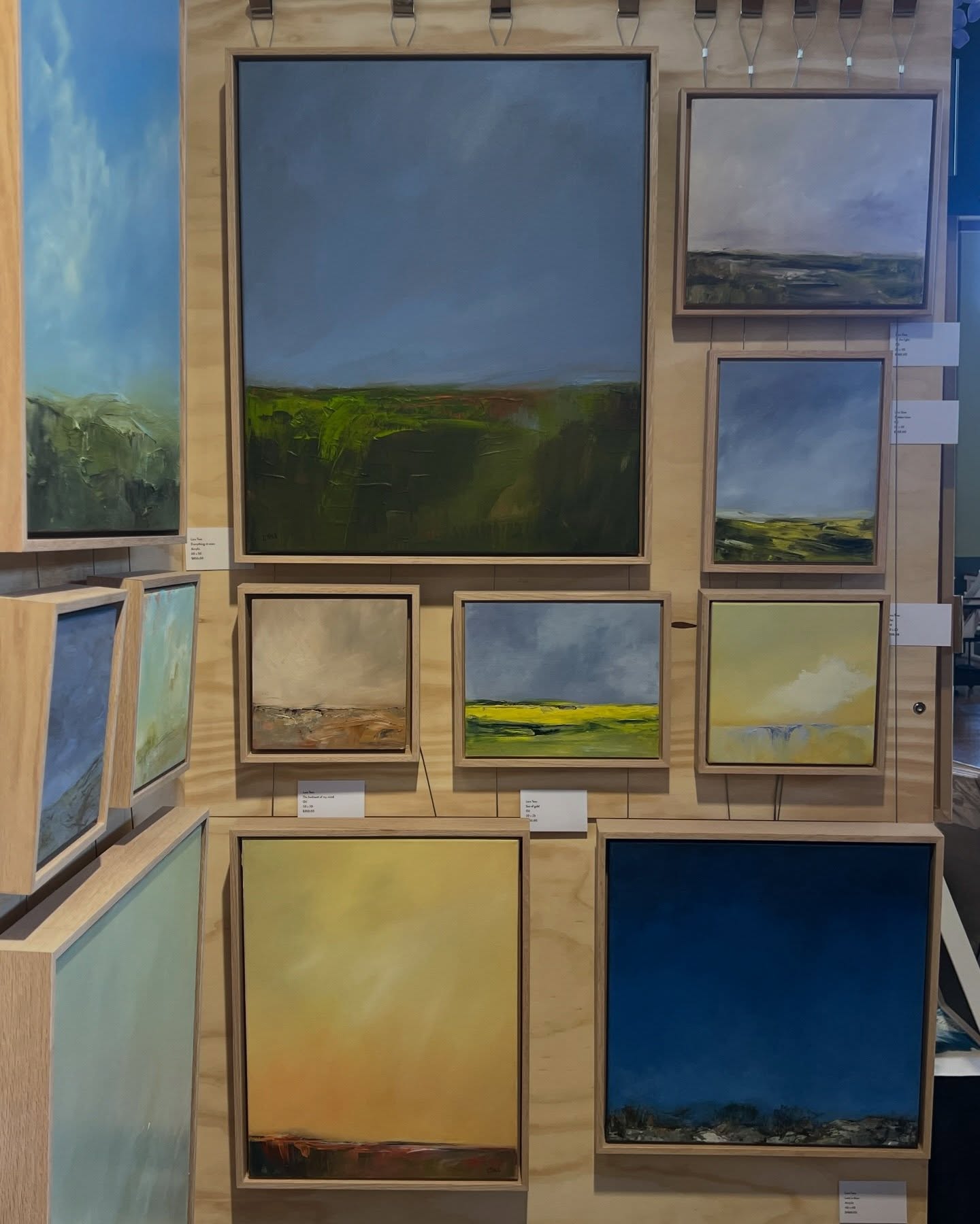 Day 2 @melbflowershow and it’s blue skies and sunshine! If you’re heading to the show, come visit me in the art gallery on the mezzanine level 😁
#melbflowershow
#artfair
# artexhibitionmelbourne