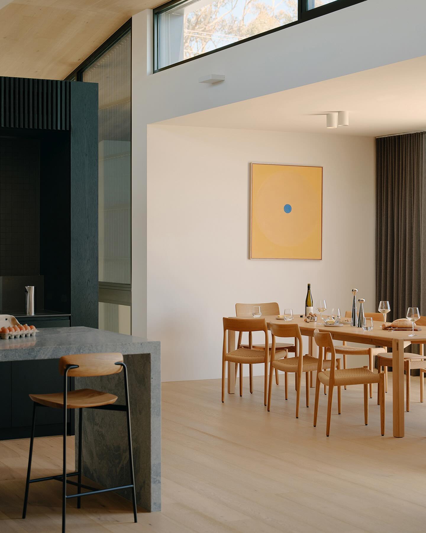 Courtside House - Mt Martha by @tomrobertsonarchitects featuring our Møller 77 side chairs from @greatdanefurniture
This family coastal escape by the waters of Mount Martha is a place to entertain friends, gather around the fireplace, soak in the sun, and, as its name suggests, enjoy a few hits of tennis.
The design is deliberately restrained from the street, while once inside, a natural and inviting grandeur opens up. The robustness of the exteriors similarly contrasts with the interiors’ refined detailing and textured richness, from the warmth of the timber floors and ceilings to the dappled light filtered through pocket gardens.
Built: @madebuild
Photo: @tomross.xyz
Style: @jesskneebone
#moller #møller #madeindenmark #danishdesign #interiordesign #midcenturymodern #scandinaviandesign #home #chair #collaboration #photography #architecture #handmade #melbourne #australia