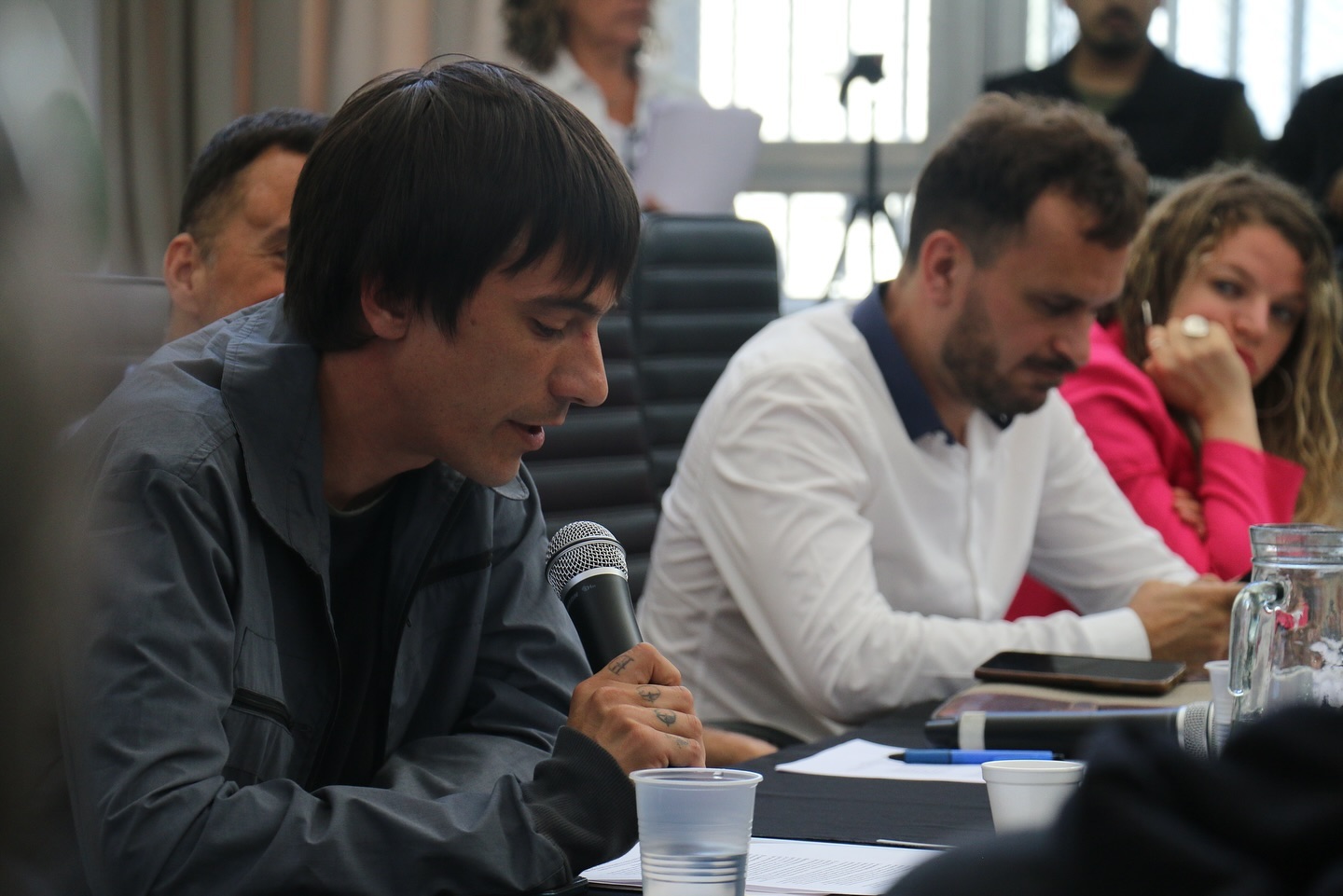 En @provinciaba se crearon, en el marco de las leyes nacionales conseguidas por el movimiento c*nnábico en los últimos años, distintas políticas públicas sanitarias y productivas.
Si bien es habitual reconocer que el crecimiento de emprendimientos y organizaciones se da con esfuerzo, pocas veces se contempla que ese esfuerzo tiene que poder, también, ser conocido y reconocido para verse concretado en proyectos.
Contar con una provincia dispuesta a la escucha y el trabajo es para las y los productores bonaerenses un impulso a seguir creciendo 💚