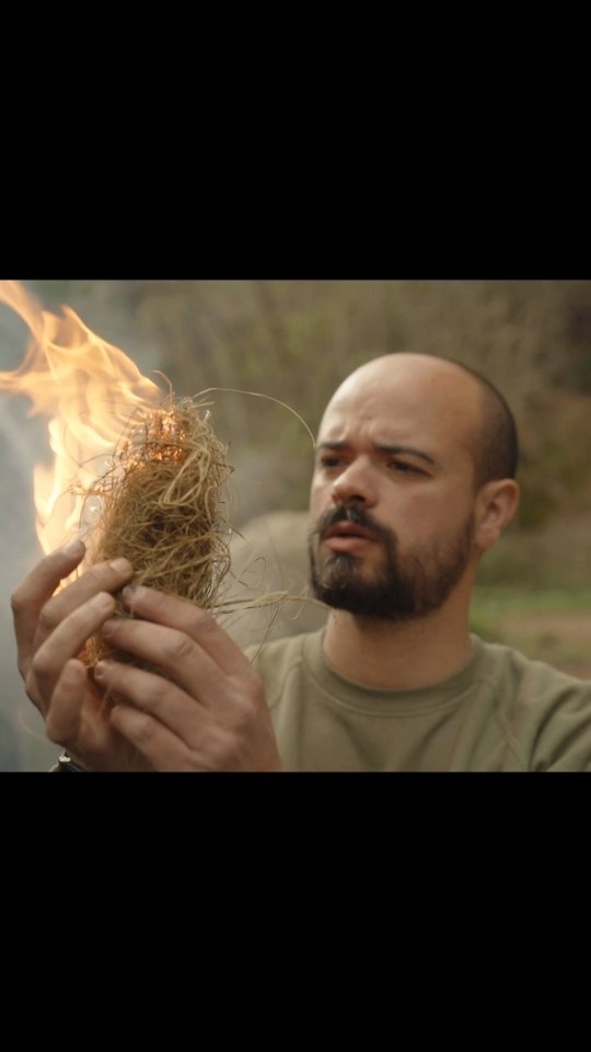 VILA OUTDOORS, un estilo de vida.
.
#supervivencia #bushcraft #montaña #vilaoutdoors #artesania
.
Video hecho por @adricanadas