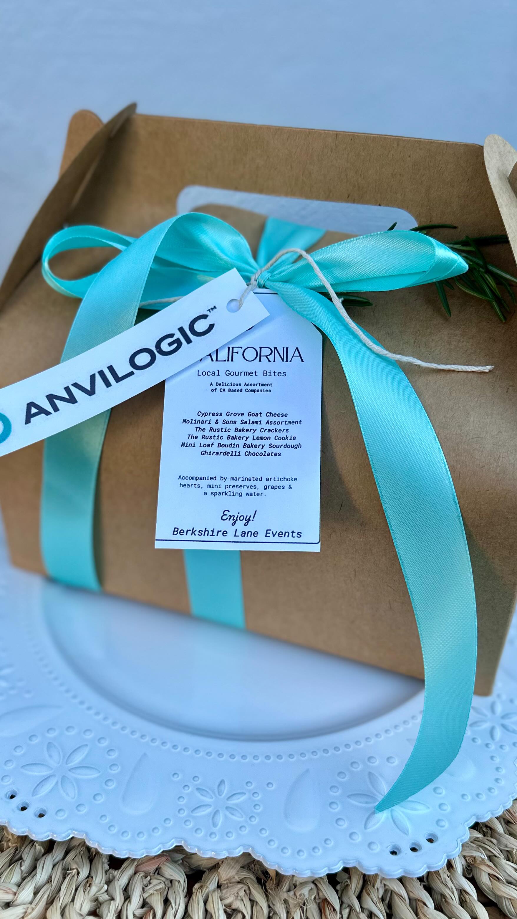 Welcome Baskets with CA Bites-
I had so much fun tasting and sourcing this delicious assortment of CA based companies for these corporate gift boxes!
Cypress Grove Goat Cheese @cypressgrovers
Molinari & Sons Salami Assortment @molinaridelicatessen
The Rustic Bakery Crackers @rusticbakery
The Rustic Bakery Lemon Cookie
Mini Loaf Boudin Bakery Sourdough @boudinbakery
Ghirardelli Chocolates @ghirardelli
Accompanied by marinated artichoke hearts, mini preserves,
grapes & a sparkling water.
Salami & Cheese Purchased from @bianchinismarketportolavalley
@traderjoes
@bonnemaman_us
@sanpellegrino_official @sanpellegrino_us
#smallbusiness #bayareaeats #welcomebasket #shoplocal charcuteriebox