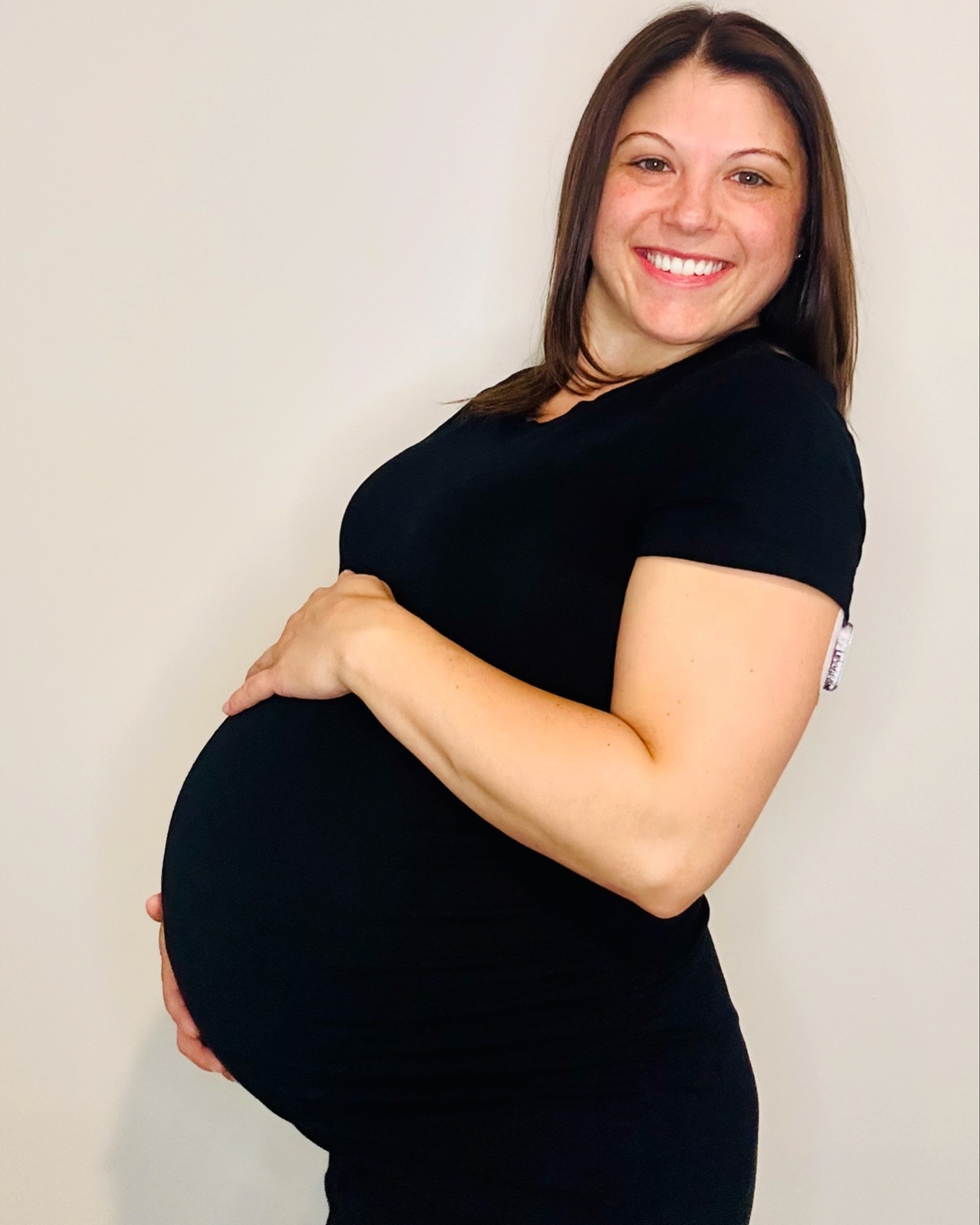 One of my favorite lines to come out of the Olympics, “F around and find out.” While by no means do I compare myself to an Olympian, I believe that pushing yourself to the limit and challenging misconceptions, can lead to something truly beautiful. And also, I think pregnancy and motherhood could be their own Olympic sport but that is my hot take on pregnancy with type 1 diabetes and motherhood.. lol ⠀⠀⠀⠀⠀⠀⠀⠀⠀⠀⠀⠀
So, what does it look like for someone who is pregnant while living with type 1 diabetes? In a snapshot, this is what it looked like for me (and is unique to me but all experiences can differ): ⠀⠀⠀⠀⠀⠀⠀⠀⠀⠀⠀⠀
➡️ Pregnancy considered high-risk
➡️ Frequent visits with my medical team
➡️ Significant changes in my insulin needs
➡️ Baby’s belly trended larger than average
➡️ Induction at 37 weeks ⠀⠀⠀⠀⠀⠀⠀⠀⠀⠀⠀⠀
Go check out my latest blog on more of what my pregnancy journey looked like >> link in bio ⠀⠀⠀⠀⠀⠀⠀⠀⠀⠀⠀⠀
#t1dmama #typeonediabetes #t1d #type1diabetes #typeonestrong #tandemdiabetes #tandemtslimx2 #t1dlookslikeme #diabetesawareness #breakthrought1d