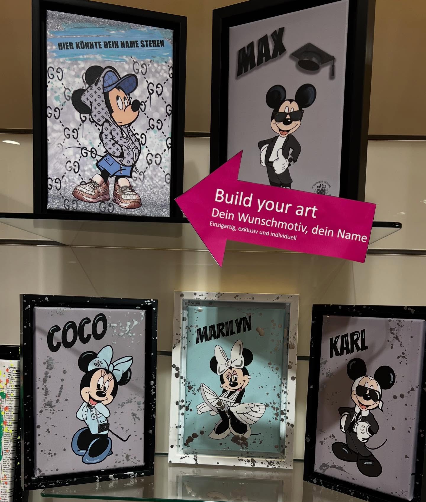 ✨ Gestalte dein eigenes Kunstwerk ✨
Du willst etwas Einzigartiges für dein Zuhause oder als Geschenk? 🎁
Bei mir bestimmst DU das Design:
Dein Wunschmotiv, dein Name oder ein Spruch, der zu dir passt 💭
Ob cool, elegant oder verspielt – jedes Bild wird individuell nach deinen Vorstellungen gestaltet 🎨
Mach dein Bild zu etwas ganz Persönlichem 💕
📩 Schreib mir eine Nachricht und wir erstellen gemeinsam dein Unikat!