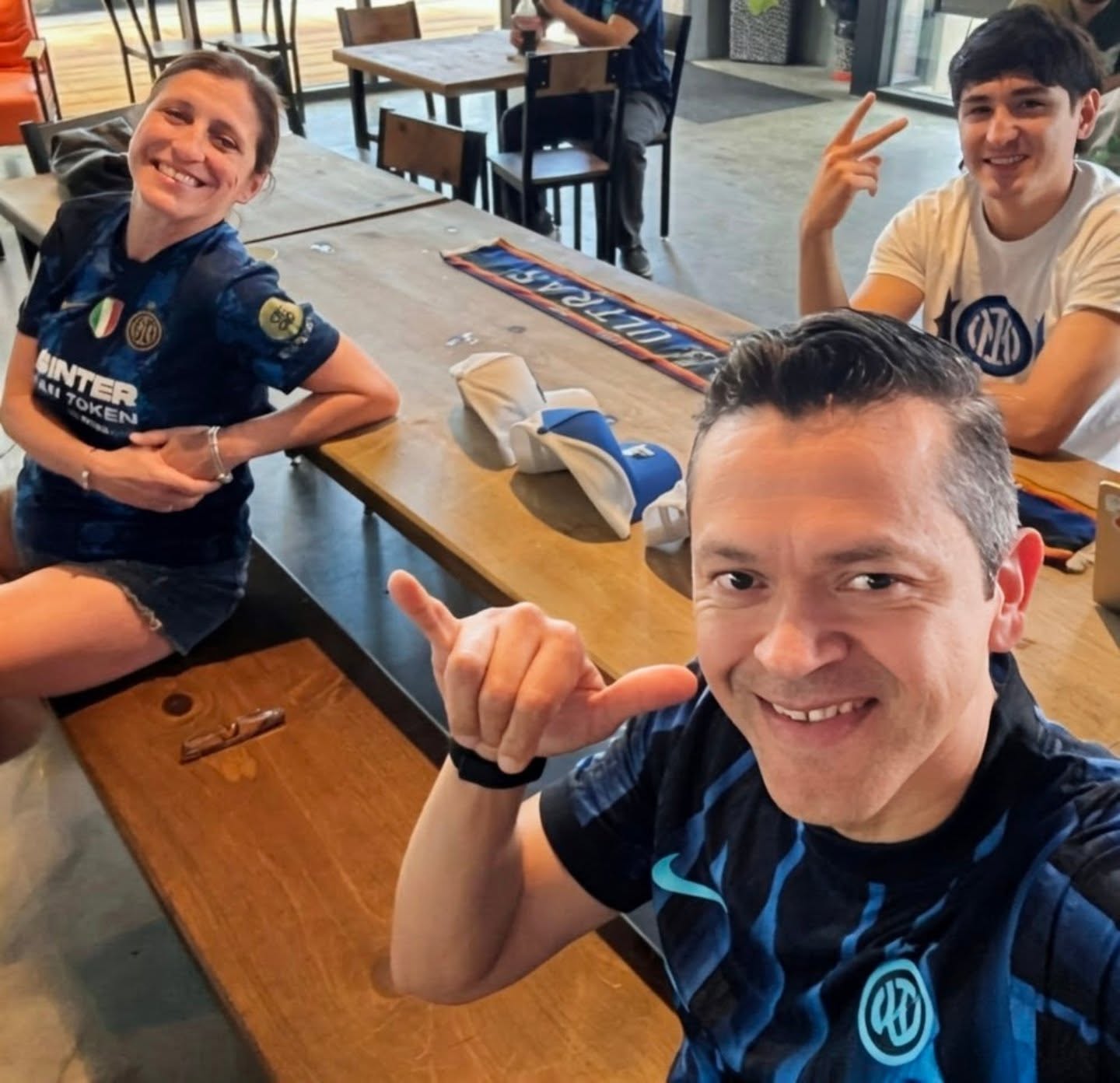 It's a Black and Blue Brother and sisterhood kind of a thing... In the good and bad. FFI. 🖤💙🖤💙 @inter #Interclublosangeles #siamonoi #solointer