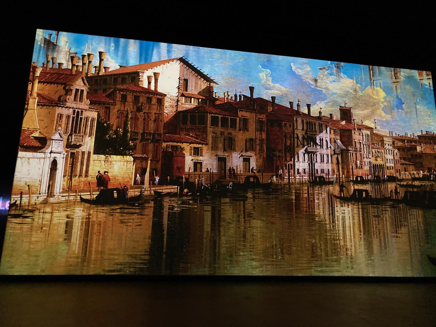 A visual and acoustic feast at the Bassins des Lumières immersive exhibit ‘Venice, from Canaletto to Monet’ in a repurposed WW2 era submarine base in Bordeaux, France. ❤️🤯