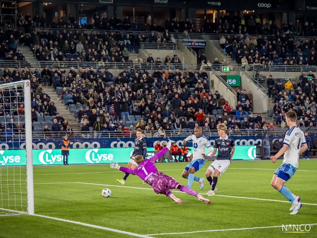 Great home win tonight! @viking_fk 4-1 @moldefotballklubb
@eliteserien
@norgesfotballforbund