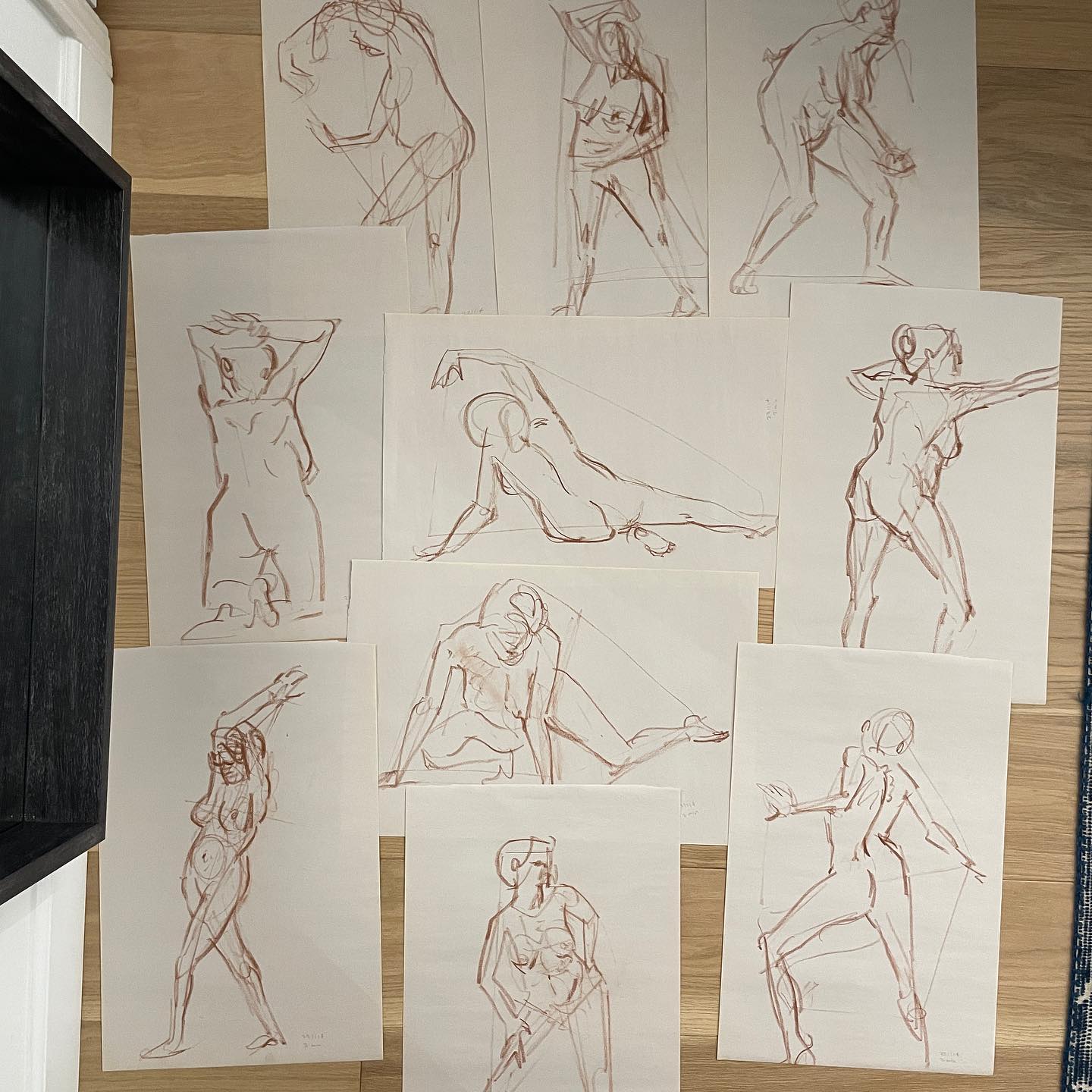 After more than a decade, I’m jumping back into Life Drawing. Oh how I’ve missed it! When drawing from a live model, you always start with quick poses (2 minutes) to get fast and loose. Then progress to longer poses (5-20 minutes).
#petalumaartcenter
#lifedrawing
#fourpointstudio