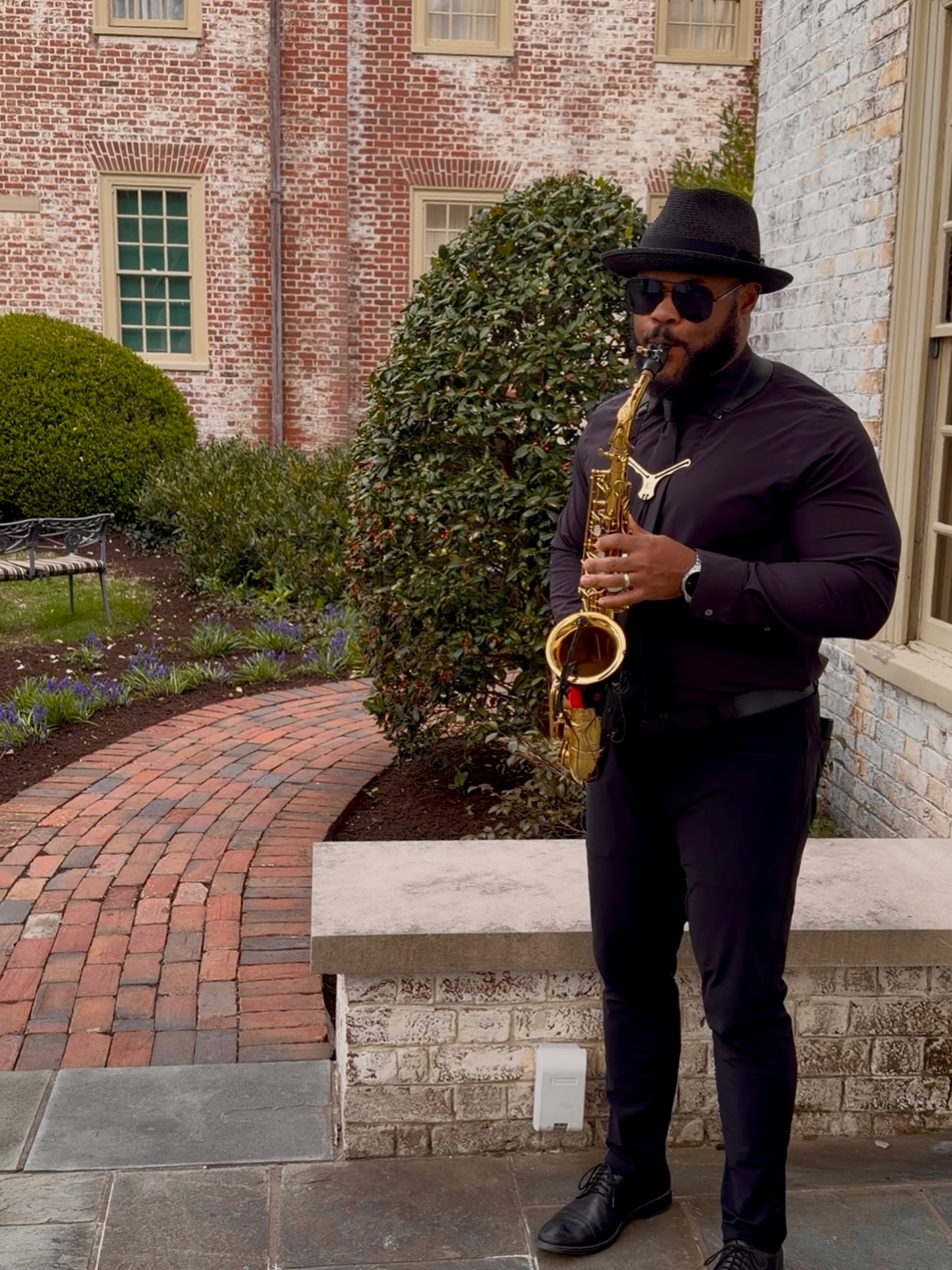 Cocktail hour vibes🎶🎷