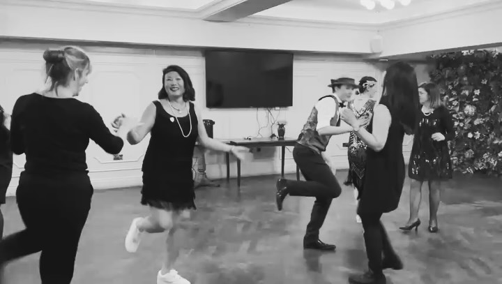 Last night @swingstate.london taught a #charleston dance class in the middle of a school parents' drinking social! It was a part of a #gatsby themed event. We had so much fun and the parents bought their enthusiasm and joy- though some discovered quickly that it was hard to scoff bubbles and dance at the same time lol. Thanks to @thedogandfox for hosting and to the incredible teaching team @elisesteyvers and @odd_bucket (and me!)