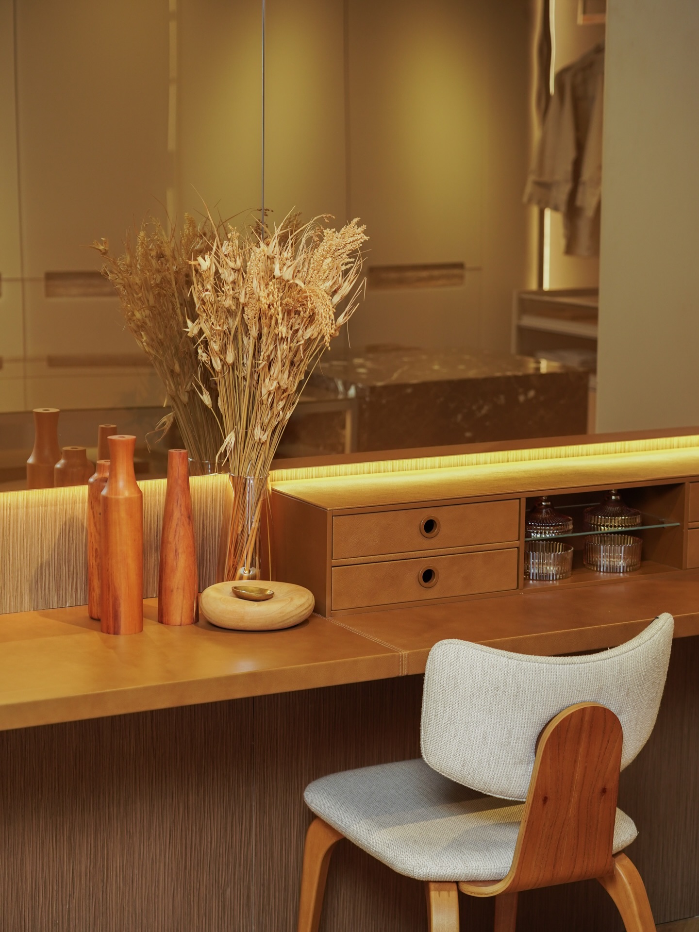 O novo showroom da SCA no CasaHall celebra os 59 anos da marca.
Inspirado na poesia, o projeto propõe uma leitura mais fluida do design, onde cada ambiente revela uma narrativa e novas formas de viver o espaço.