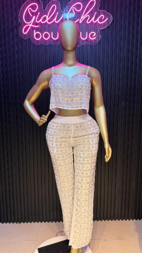 “NEW ARRIVALS ..!!! 👗💃 “
🔍2PCS RHINESTONE SET
SIZE US: M, L
SIZE UK: 10, 12
PRICE:N39,900
AVAILABLE IN-STORE & ONLINE
HOW TO SHOP:
-SEND A DIRECT MESSAGE ON INSTAGRAM
-TELESALES AMUWO:08055190362
-TELESALES SURULERE:08055190368
WALK IN AMUWO: APPLE ESTATE PHASE 1,AMUWO ODOFIN.
WALK IN SURULERE: 27, ITIRE ROAD OPPOSITE COMMIT BUKKA.
#ootd #Dresses , #trendingreels #NewArrivals, #Womenfashion