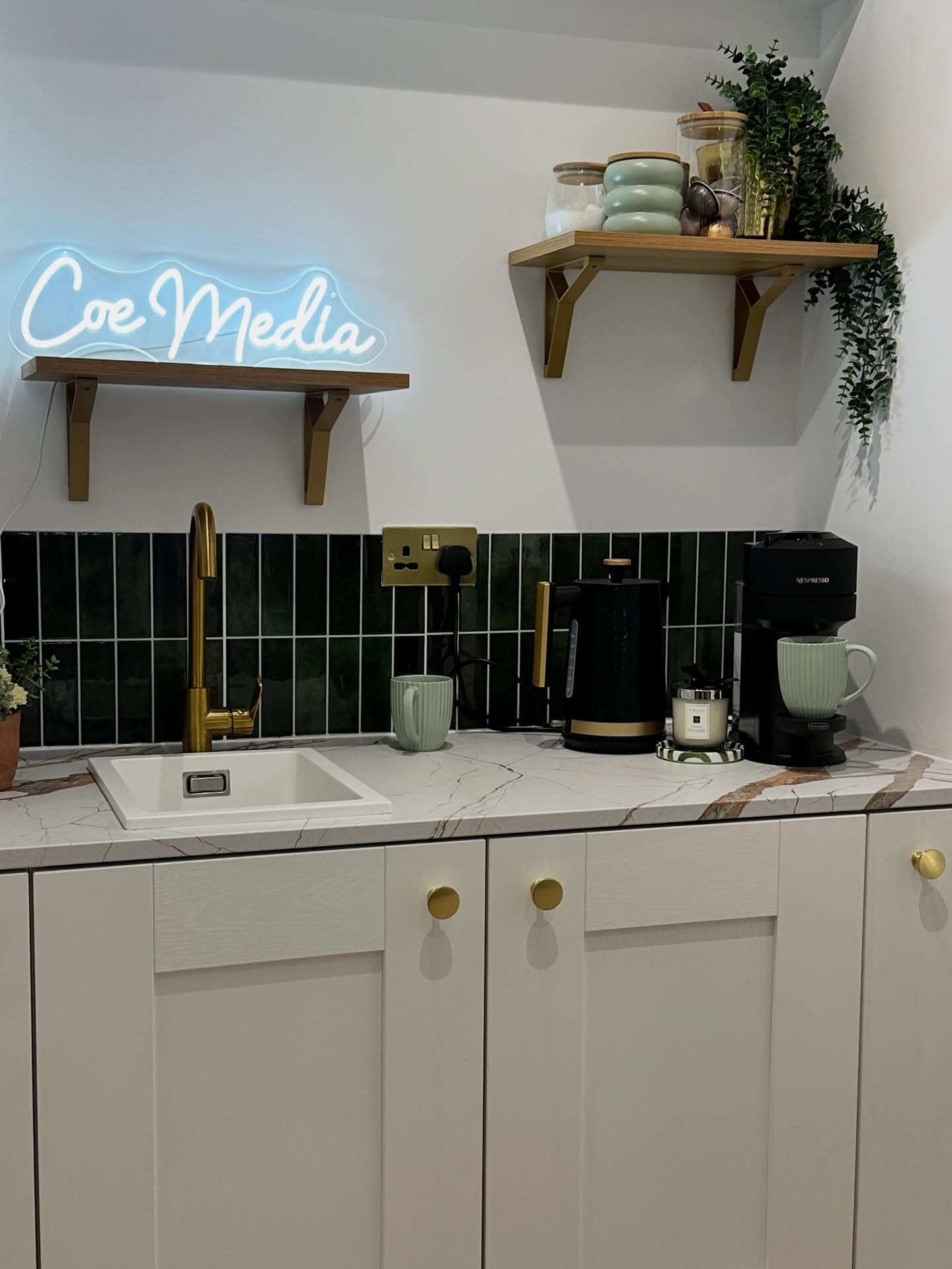 The juggle is on 🤹 Website first looks, brand packs finalised and new client meets✅ Now to find time to bake a cake, put up and hide a trampoline in time for the birthday girl tomorrow✨🎂