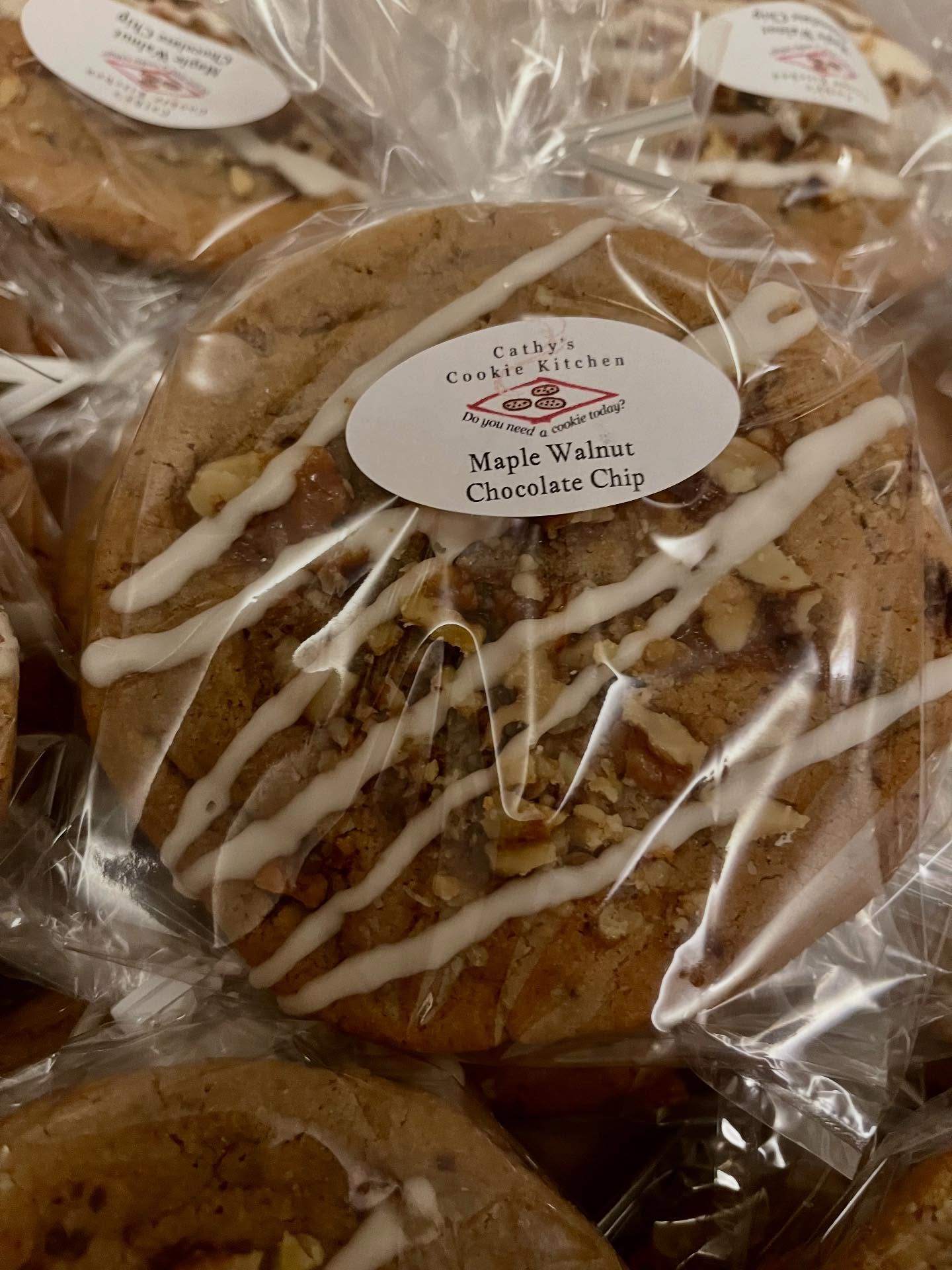 These beautiful Maple Walnut cookies - made with delicious Dutch Hill maple syrup - will be at Maple weekend again this weekend @dutchhillmaple! I wish I had made one for myself! Enjoy!! 🍁❤️