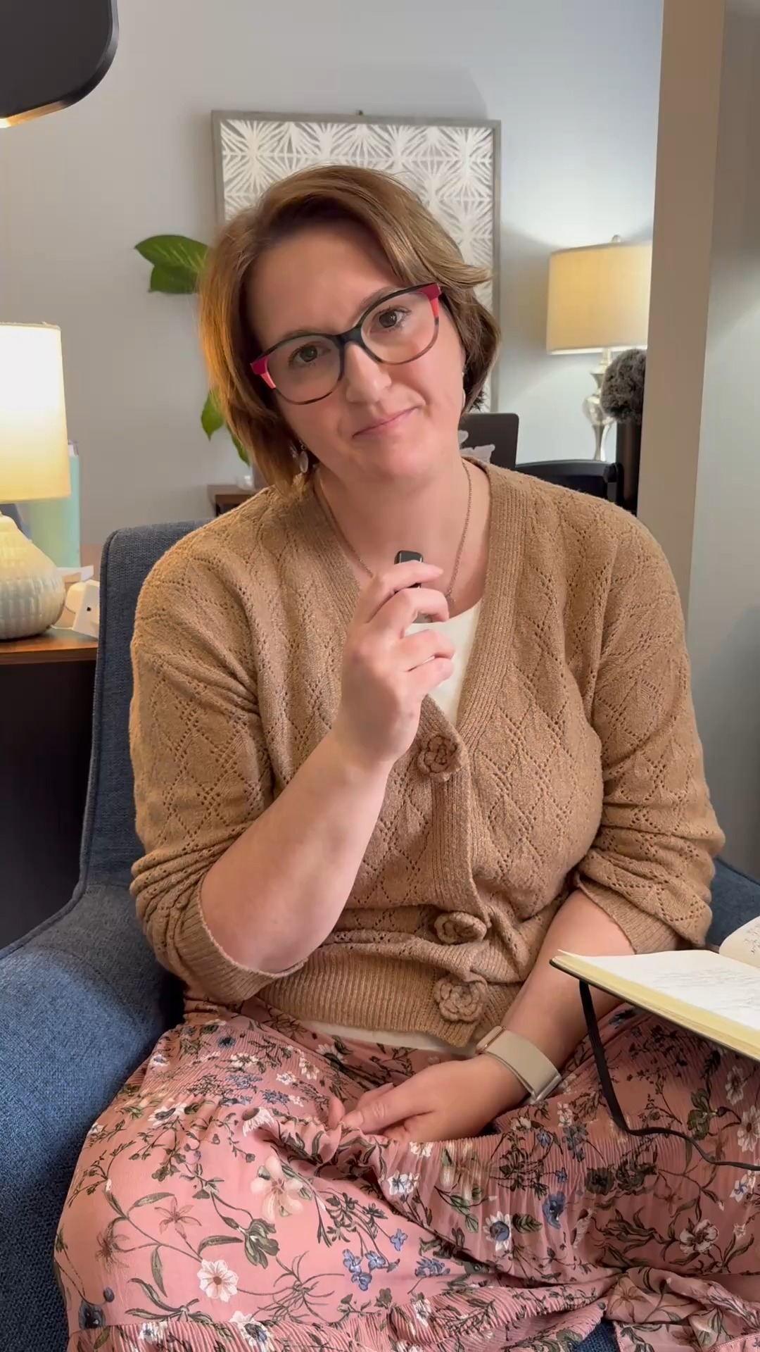 Join me for a chat about ADHD and executive dysfunction. The reality is that some symptoms may be helped by meds but no lasting changes are likely. Let's discuss what may be changeable and what is unlikely to shift. #adhd #adhdwomen en #executivedysfuntion