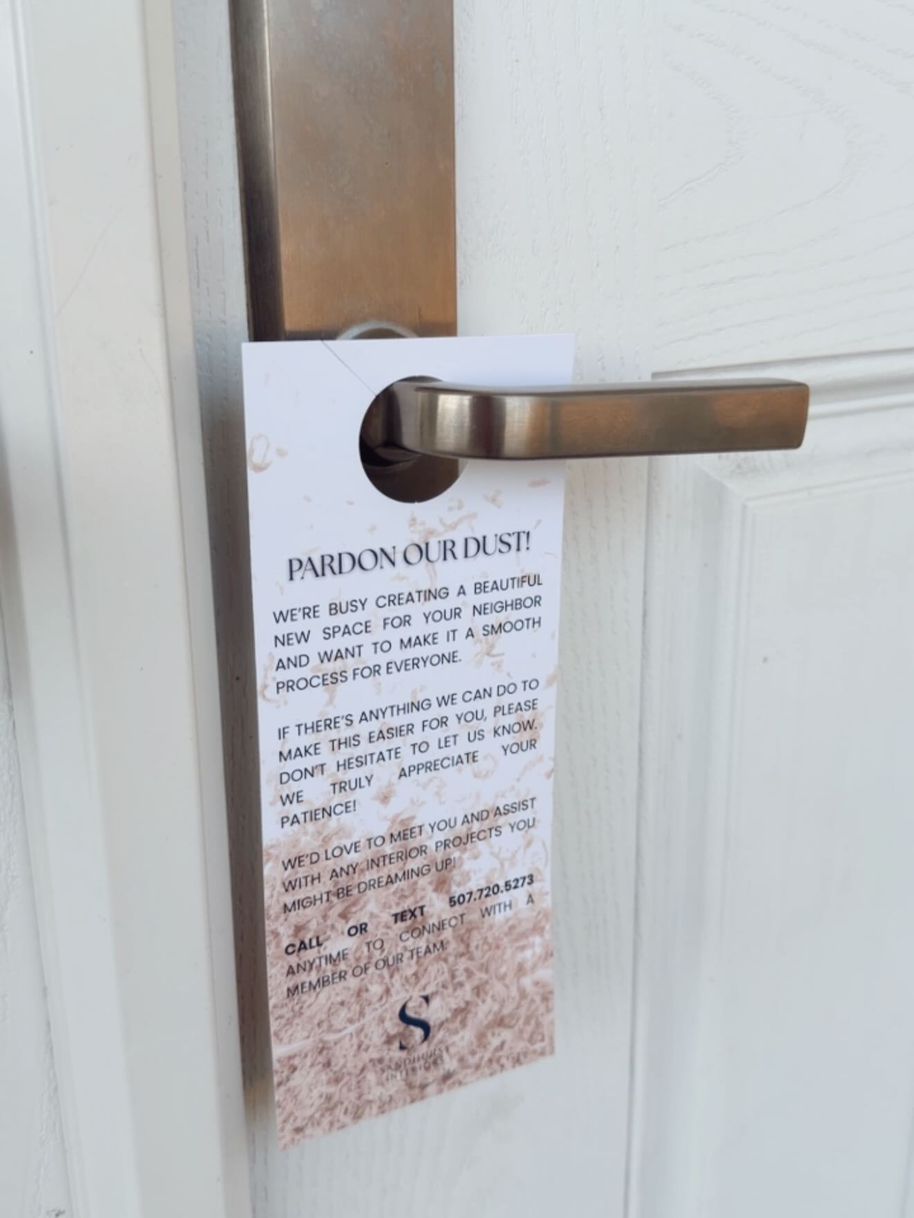 Hey Neighbor! 👋🏼
If you find one of these on your door, it means we are nearby beautifying one of your neighbors’ homes! Not only do we plan a renovation, but we make sure to notify the block when we start a project. We are always happy to meet new home owners (or move a trailer if needed 😉) and talk about your renovation dreams!