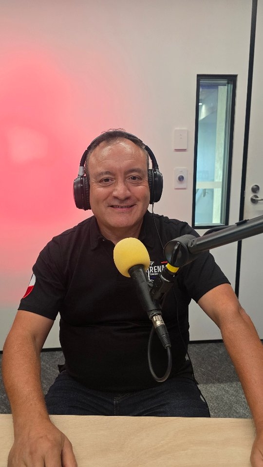 Conversé con Marcos Roa, cofundador del grupo de danza folklórica Renacer En Auckland , que desde 2008 mantiene vivas las raíces chilenas en Nueva Zelanda. 🇨🇱💃 De una idea familiar a un proyecto que inspira orgullo migrante, Marcos nos cuenta su camino y cómo Renacer ha creado comunidad en Aotearoa. 📣 ¡No te lo pierdas en vivo! Este domingo en el #CulturalFest a las 4pm. Ve a verlos bailar y celebrar la cultura chilena en Auckland Nueva Zelanda.
#RenacerNZ #CulturaChilena #LatinosEnNZ #DanzaFolklorica #CulturalFest #Aotearoa #Latinkiwi