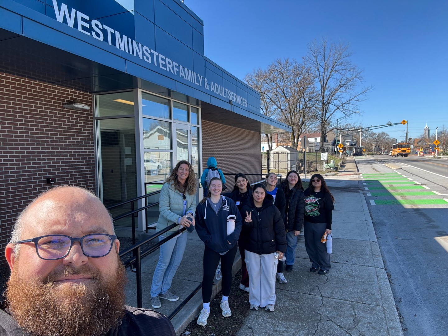 We were grateful to welcome students from @aurorauniversity earlier this month for a day of service!
Their willingness to show up, work hard, and support our mission helped ensure our programs continue to run smoothly for the neighbors we serve each day.
Thank you for your time, energy, and commitment to giving back! š