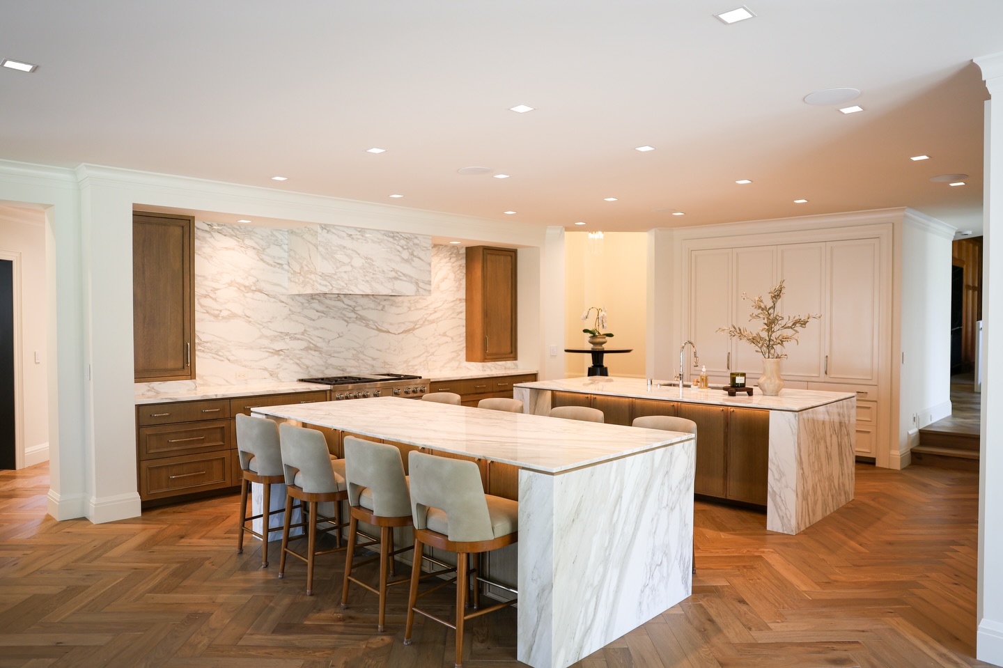 Where modern design meets timeless materials
This kitchen is all about thoughtful details, from the full-height marble backsplash and custom hood to the oversized waterfall island made for gathering. Paired with warm wood cabinetry and herringbone floors, the space feels both elevated and inviting.
Built by Ramey Construction, designed to be the true heart of the home where everyday moments and special occasions come together seamlessly.
#RameyConstruction #CustomHome #KitchenDesign #LuxuryKitchen #ModernKitchen DreamKitchen