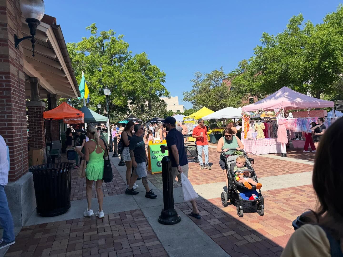 Spent the day checking out Winter Garden FL. Beautiful little city with a huge farmers market (100+ vendors). Also visited Plant Street Market and the Crooked Can Brewing company. Full video of our little visit will be coming out in the near future, so head on over to our YouTube channel and be sure to subscribe over there (link in bio). Thank you!!
#wintergardenfl #rvtravel #retiredlife #rvlife #retirementtravel