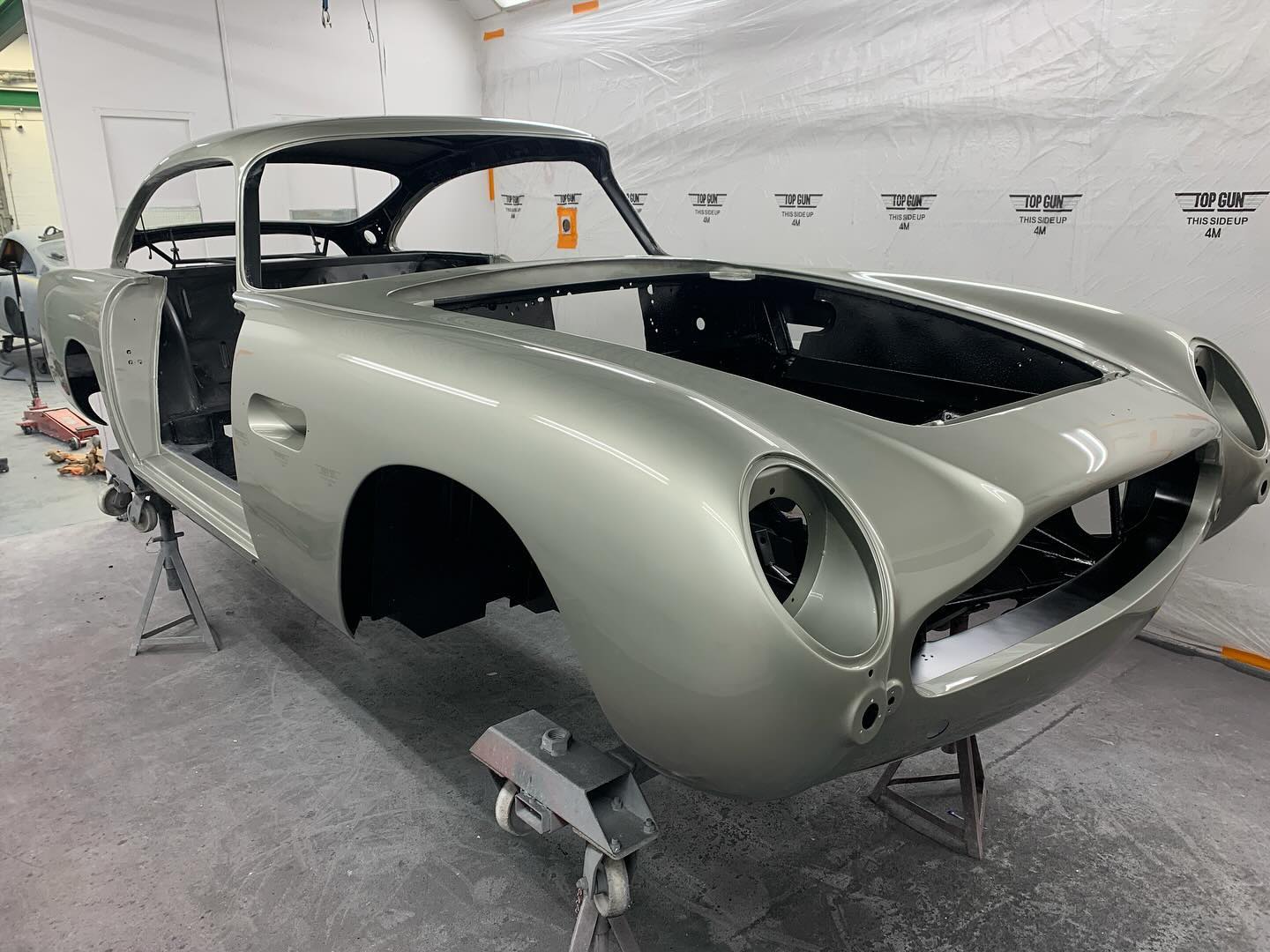Build time for this stunning DB5 project that has an amazing story to tell #AstonMartin #DB5 #Silverbirch #007 #classicastonmartin