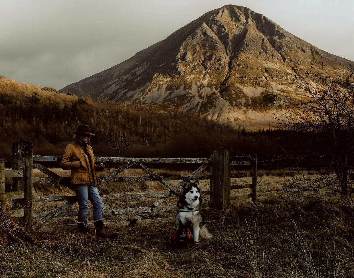 Step 1 in Finding Hygge in the Wyld ~ Make time to get outdoors.
Step 2 Look up.
Step 3 Notice and Connect..
Wishing everyone a beautifully Hygge Christmas. I’ll see you in the New Year with inspiration, science and micro-dosing techniques to live a stronger, more relaxed and connected lifestyle.