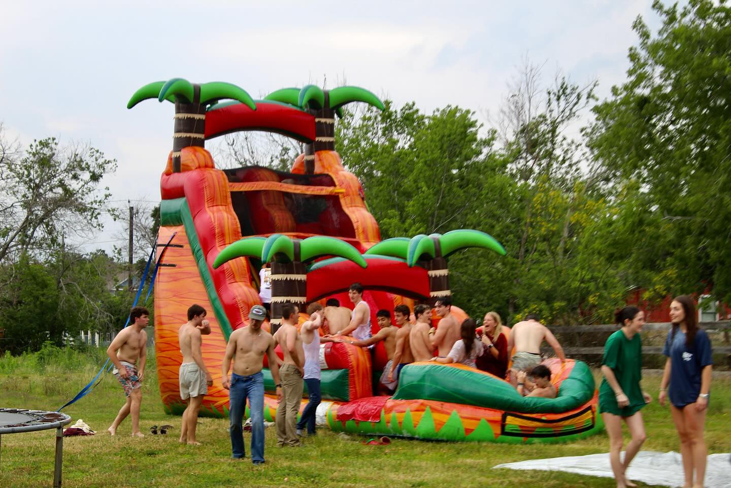 H.A.G.S 2024 was incredible!! Thanks to everyone who came, and to our social chair, Hudson House, for an awesome event!
Also shoutout @alejandrodquiroga for providing great pics