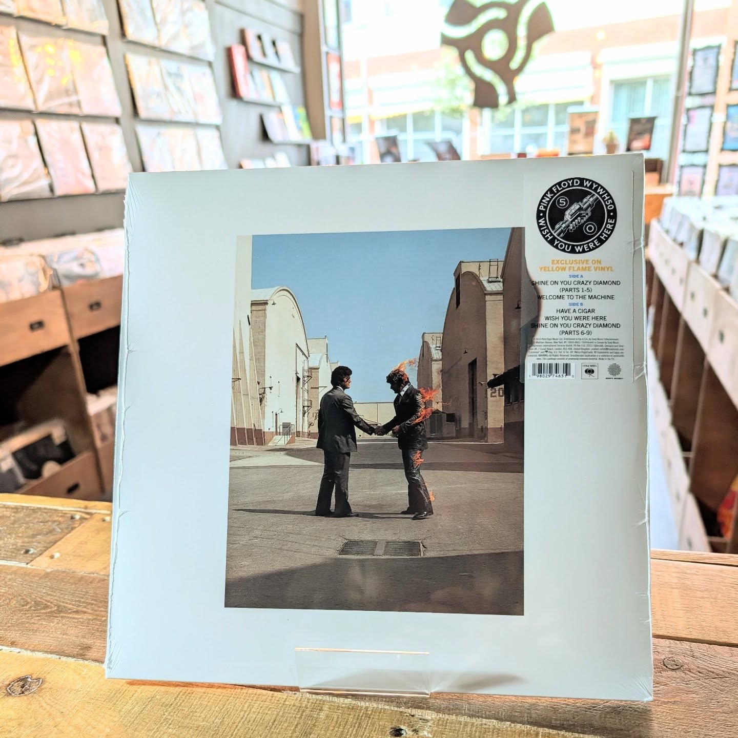 🔥 Pink Floyd Flame Vinyl 🔥
We've just managed to bag some more copies of this little beauty.
The 50th anniversary of the Pink Floyd classic Wish You Were Here on flame coloured vinyl.
Available in store and online at thesecond45.com
https://www.thesecond45.com/product-page/pink-floyd-wish-you-were-here-50th-anniversary
Open 10-5 all week 😁
#thesecond45 #llanellirecordstore #wishyouwerehere