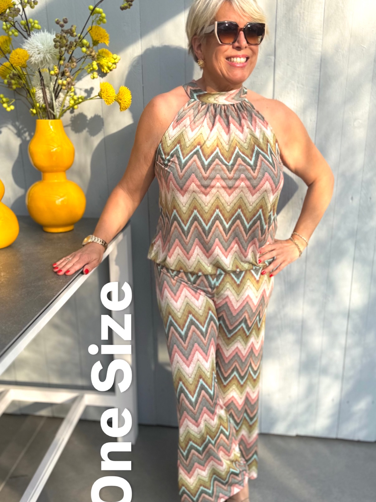 Was ist eigentlich ein Bikini-Zweiteiler? 👙✨
Unsere Bikini-Zweiteiler werden euch durch das ganze Frühjahr und den Sommer begleiten 🌞
Sie bestehen aus einem Top & einer Hose in Einheitsgröße – super bequem und vielseitig.
Das Besondere:
Das Material ist so leicht und schnelltrocknend wie ein Bikini 💦
→ genau deshalb lieben wir sie so sehr!
Ob am Strand, im Alltag oder im Urlaub 🌴
Kombiniert mit einem Pulli oder einer Jeansjacke wird daraus im Handumdrehen ein mega Outfit 💙
Und das Beste:
Ihr findet sie bei uns immer wieder in neuen Farben & Mustern
✨ Jetzt entdecken – Link in der Bio
⸻
#fashionboxx #bikinizweiteiler #summerstyle #urlauboutfit #beachlook #sommermode #ootd #outfitinspiration #musthave #leichterlook #summervibes #strandoutfit #fashioninspo #onlineshop #newin